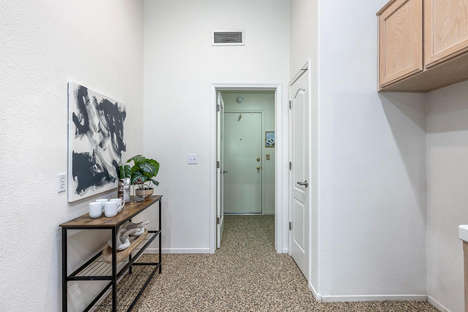 5652 W Beechwood Ave, Fresno, CA 93722