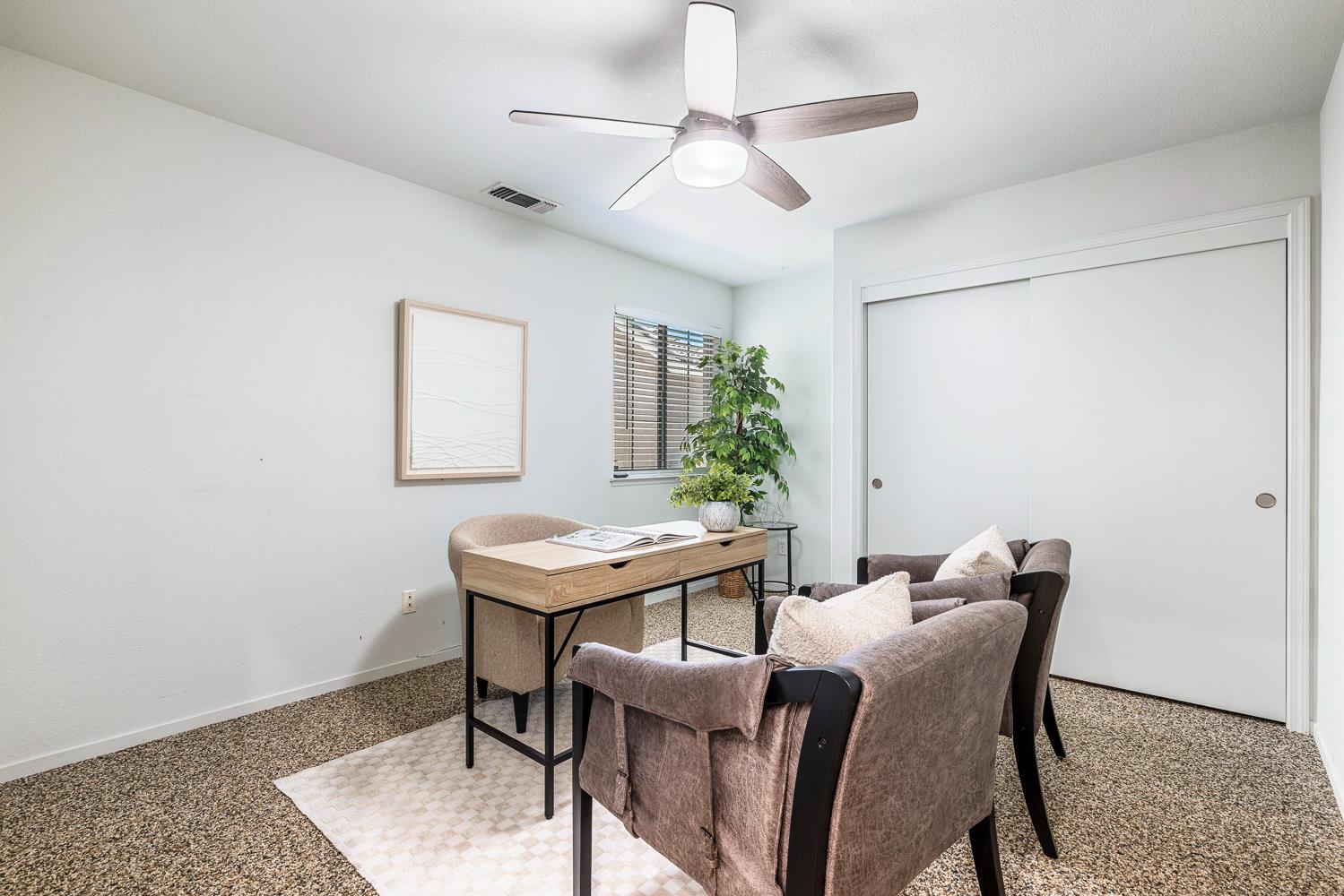 5652 W Beechwood Ave, Fresno, CA 93722