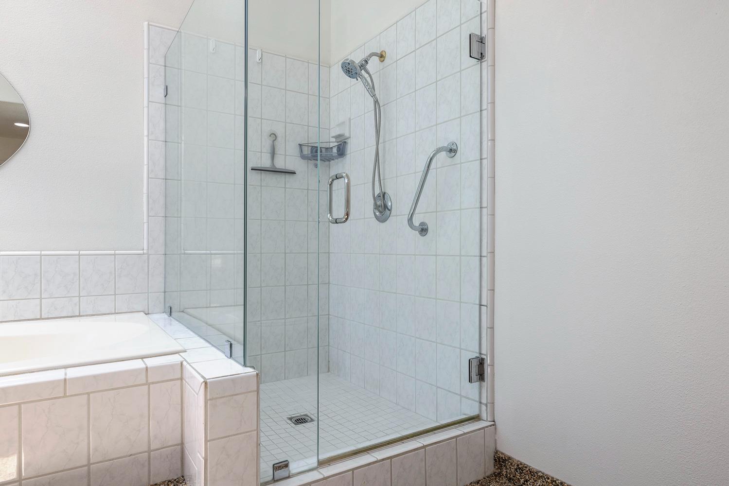5652 W Beechwood Ave, Fresno, CA 93722