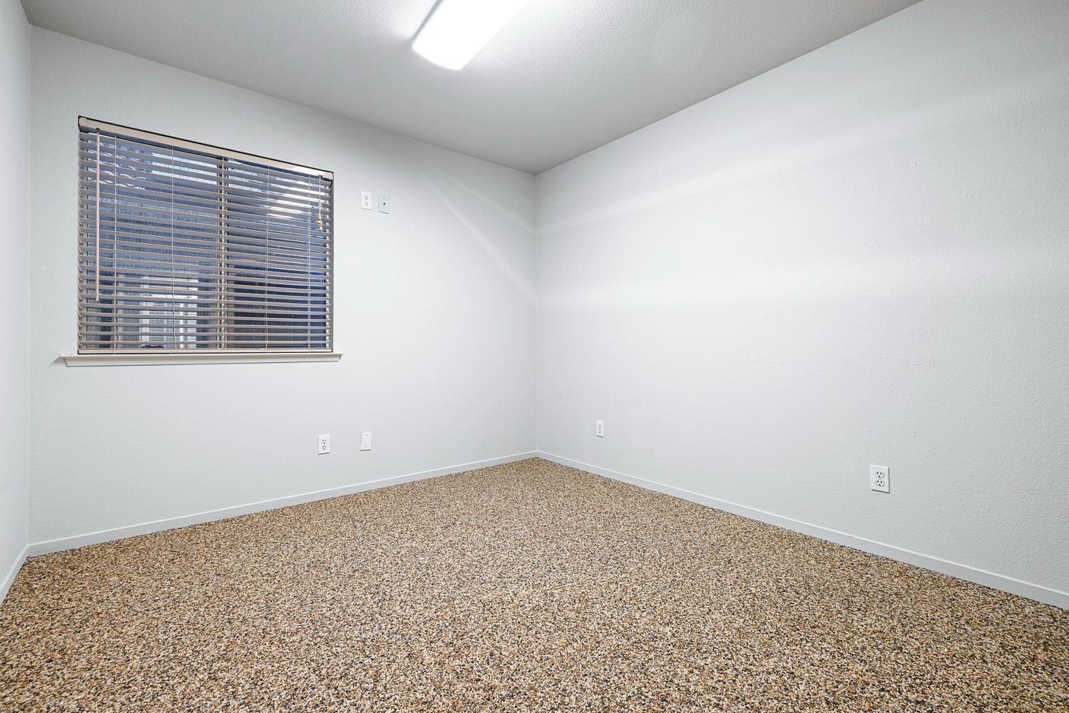 5652 W Beechwood Ave, Fresno, CA 93722