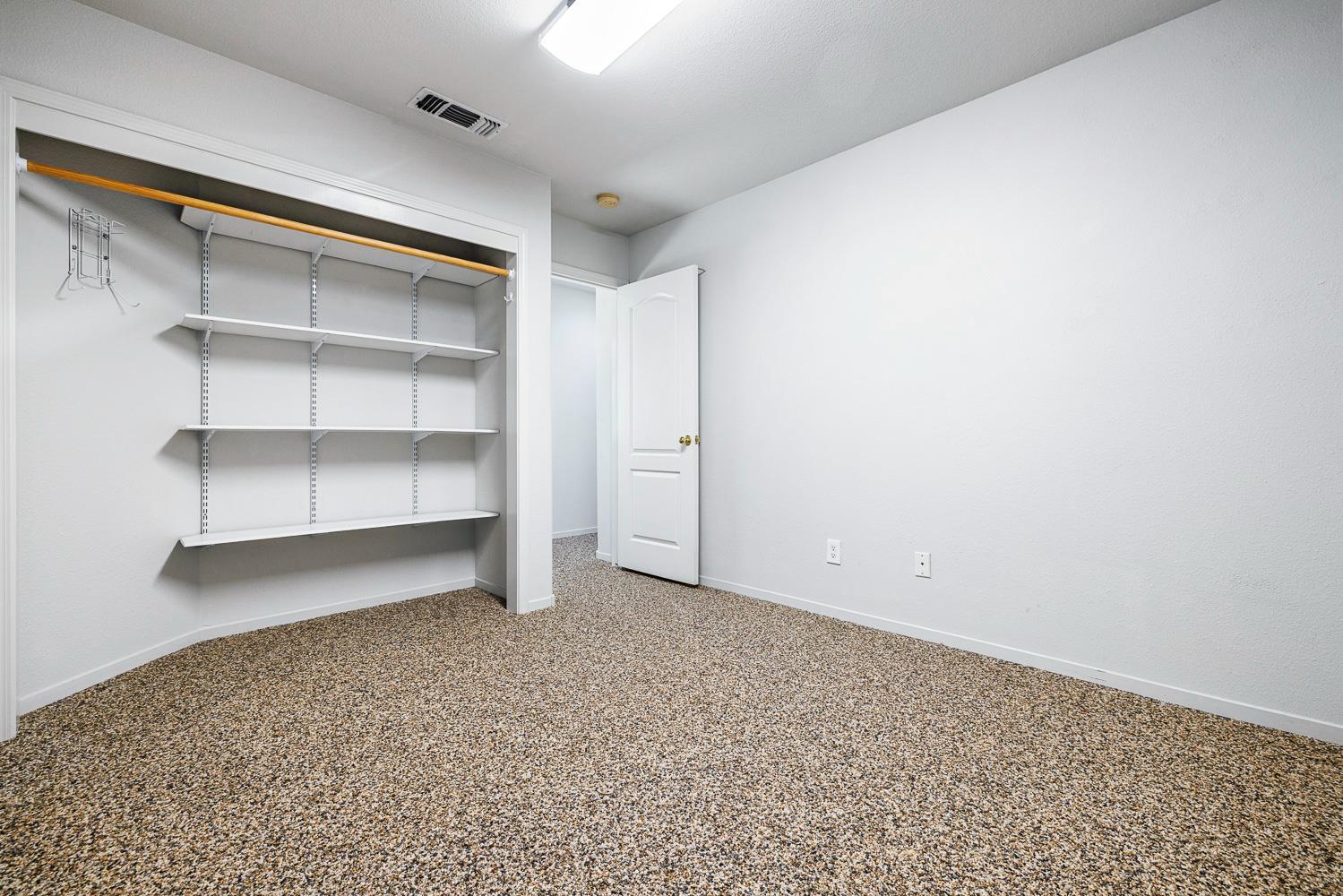 5652 W Beechwood Ave, Fresno, CA 93722