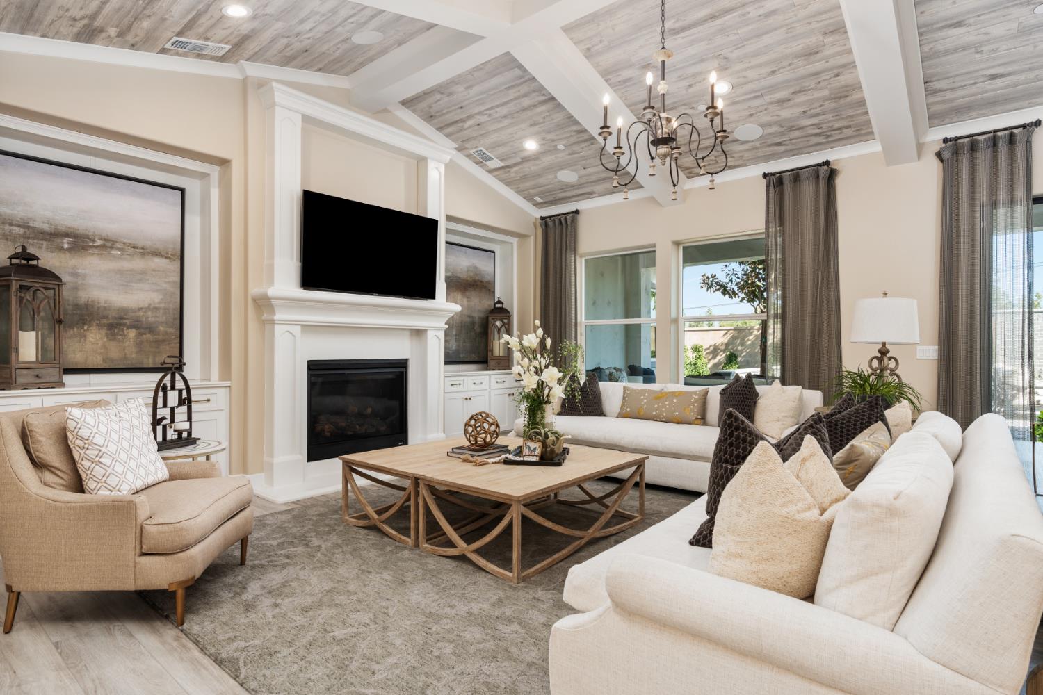 1681 N Shirley Ave, Clovis, CA 93619
