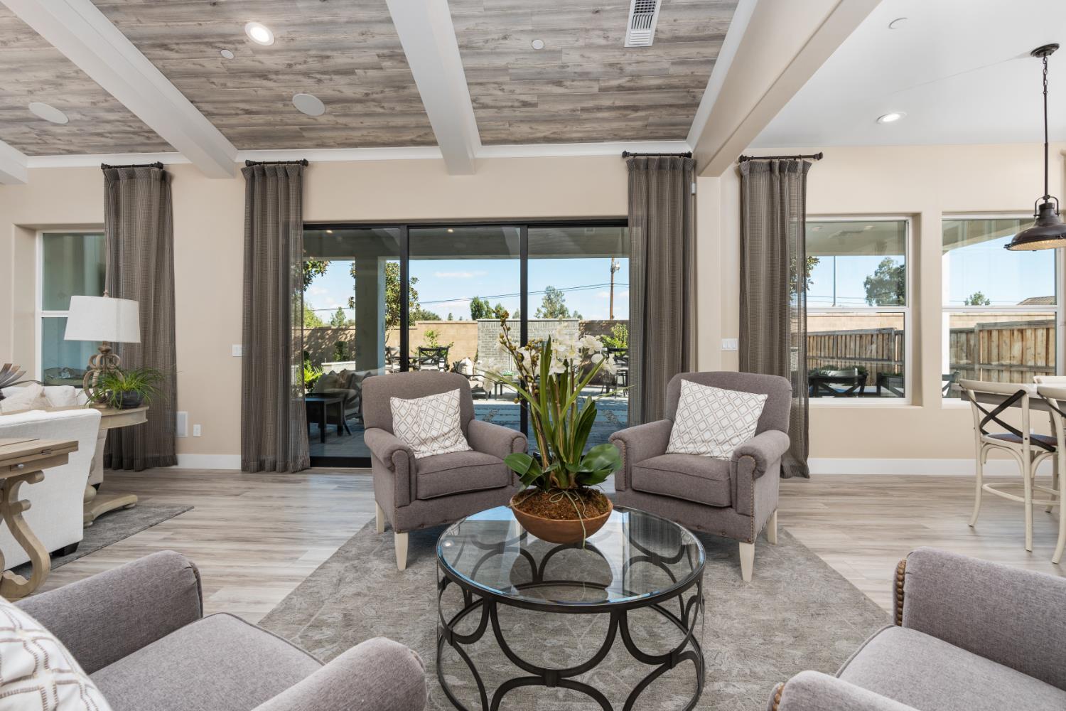 1681 N Shirley Ave, Clovis, CA 93619
