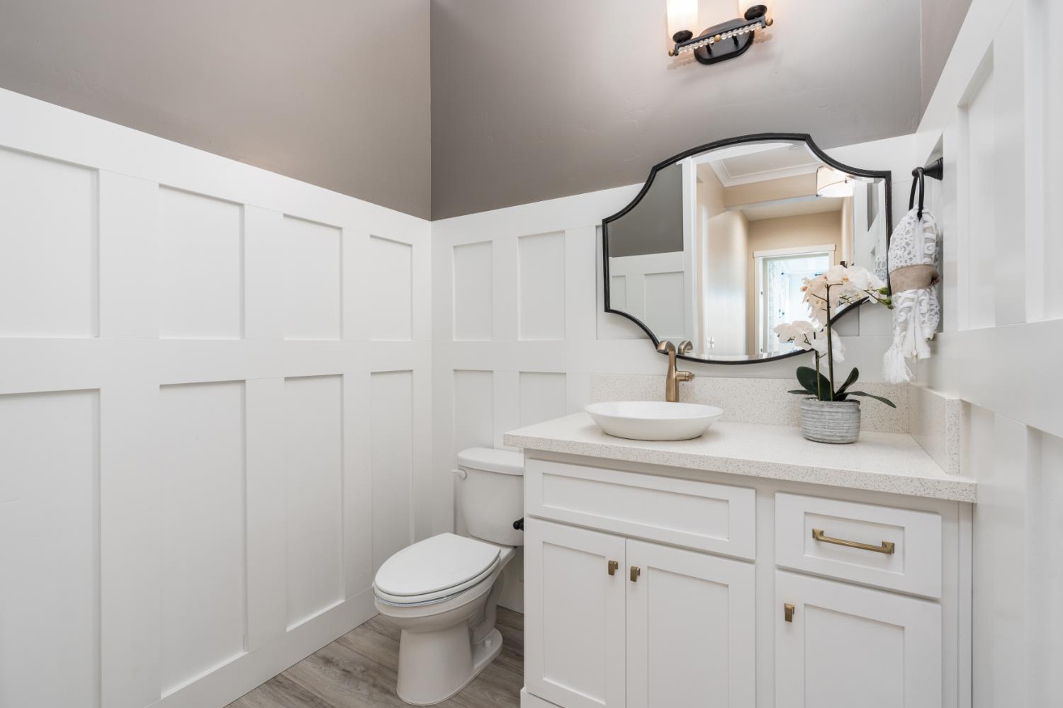 1681 N Shirley Ave, Clovis, CA 93619