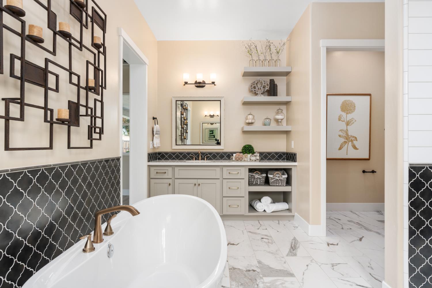 1681 N Shirley Ave, Clovis, CA 93619
