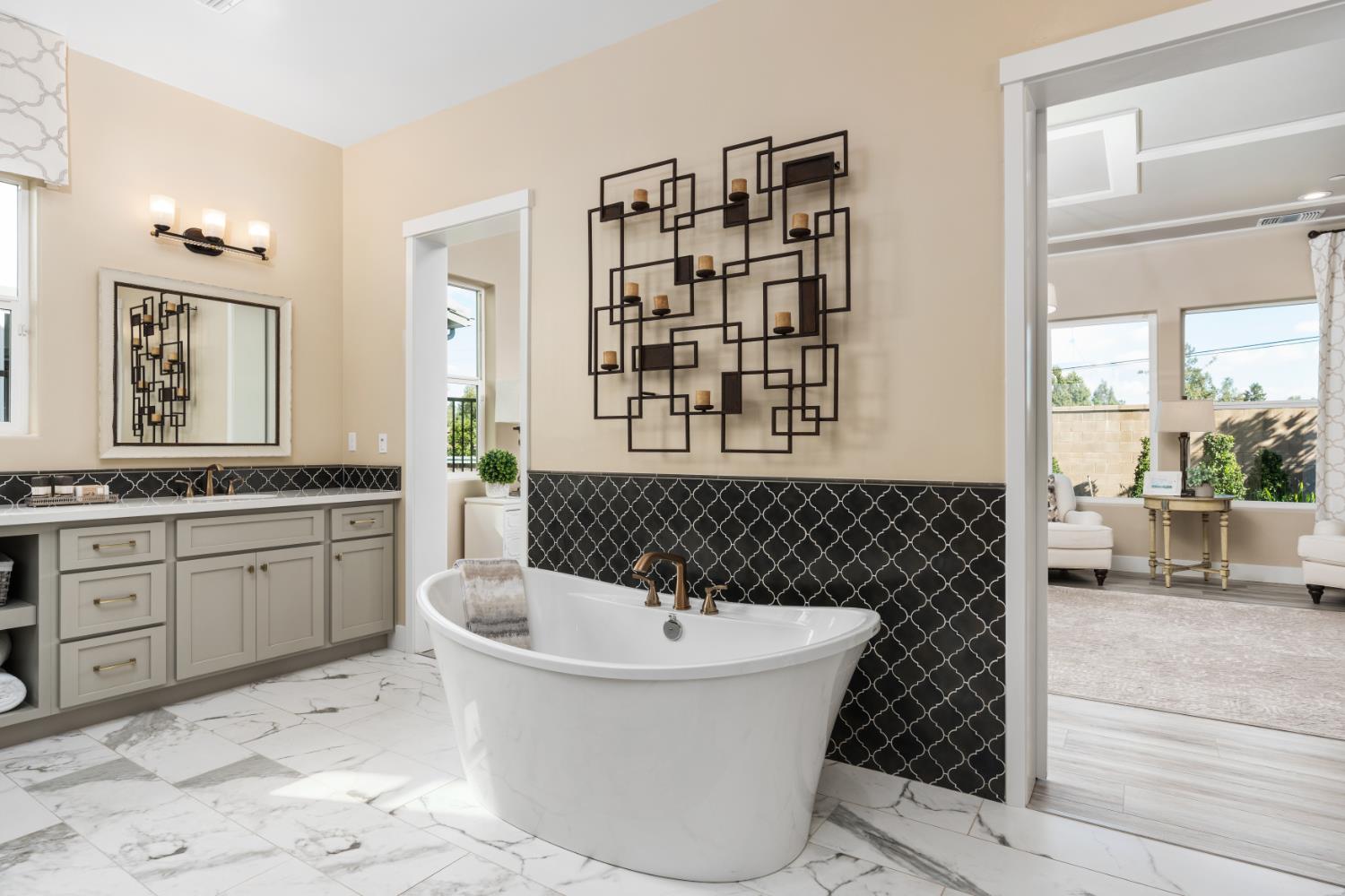 1681 N Shirley Ave, Clovis, CA 93619