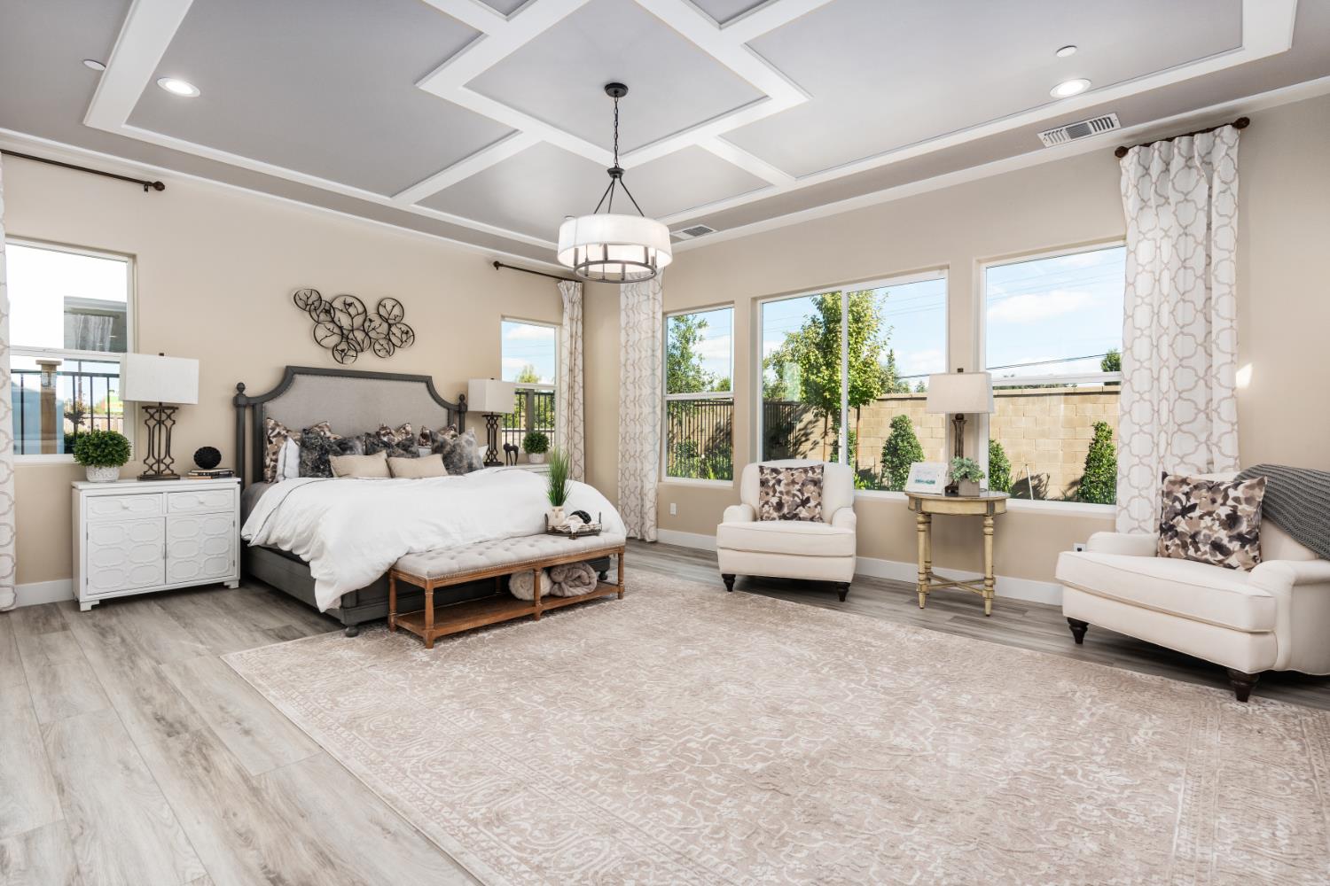 1681 N Shirley Ave, Clovis, CA 93619