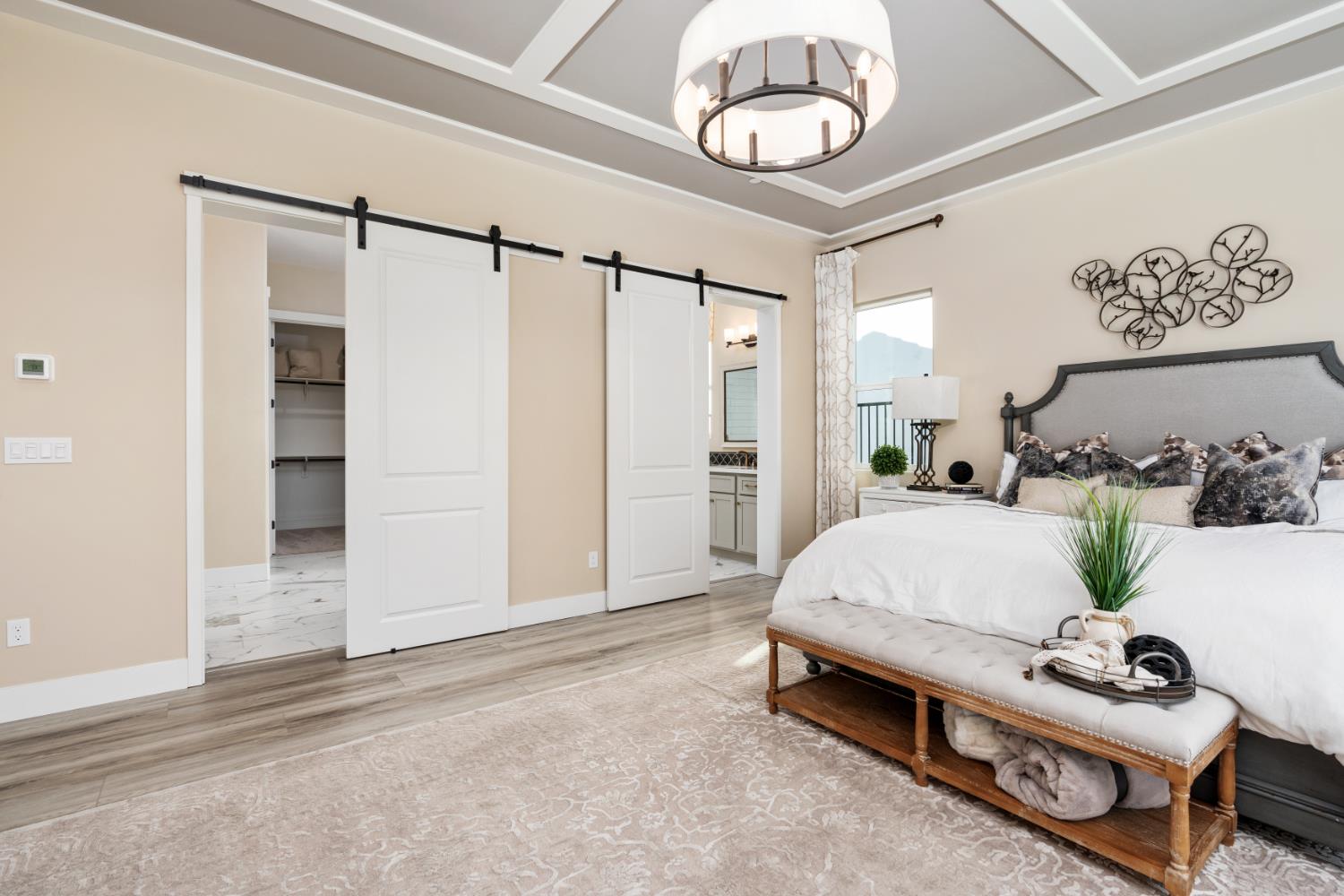 1681 N Shirley Ave, Clovis, CA 93619