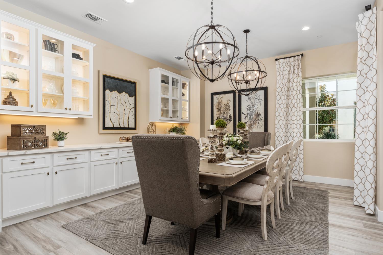 1681 N Shirley Ave, Clovis, CA 93619