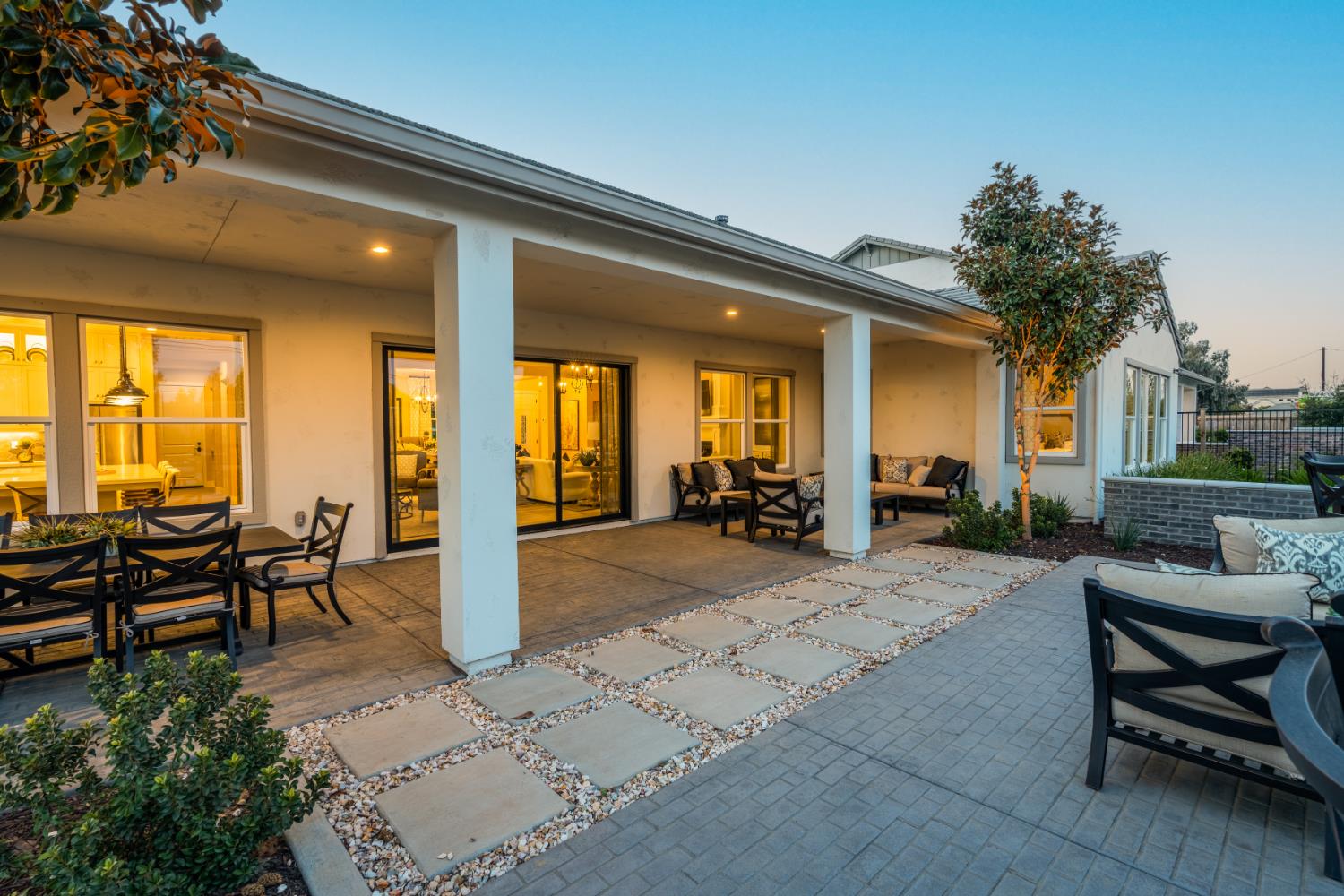 1681 N Shirley Ave, Clovis, CA 93619