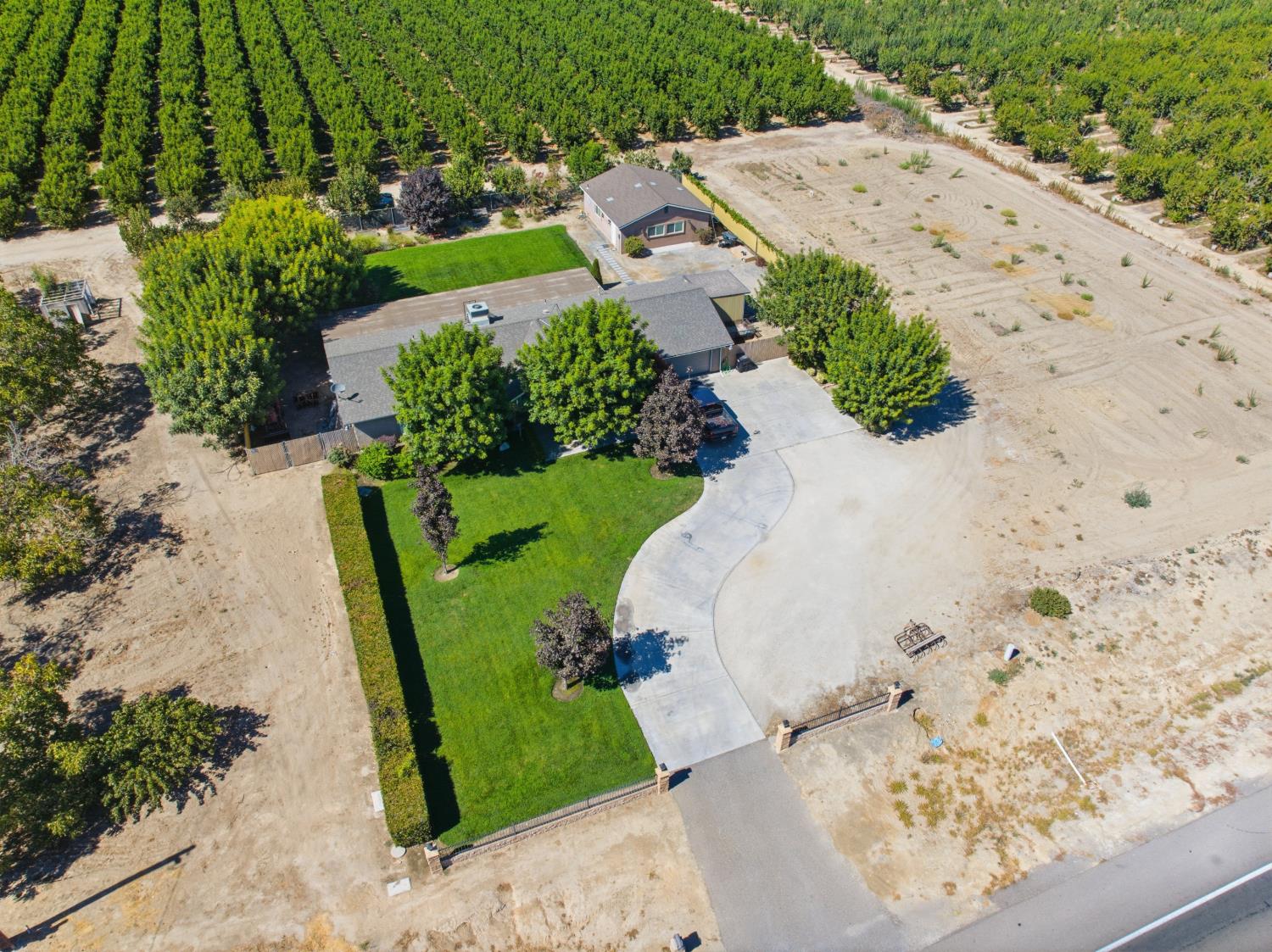 3448 Avenue 416, Reedley, CA 93654