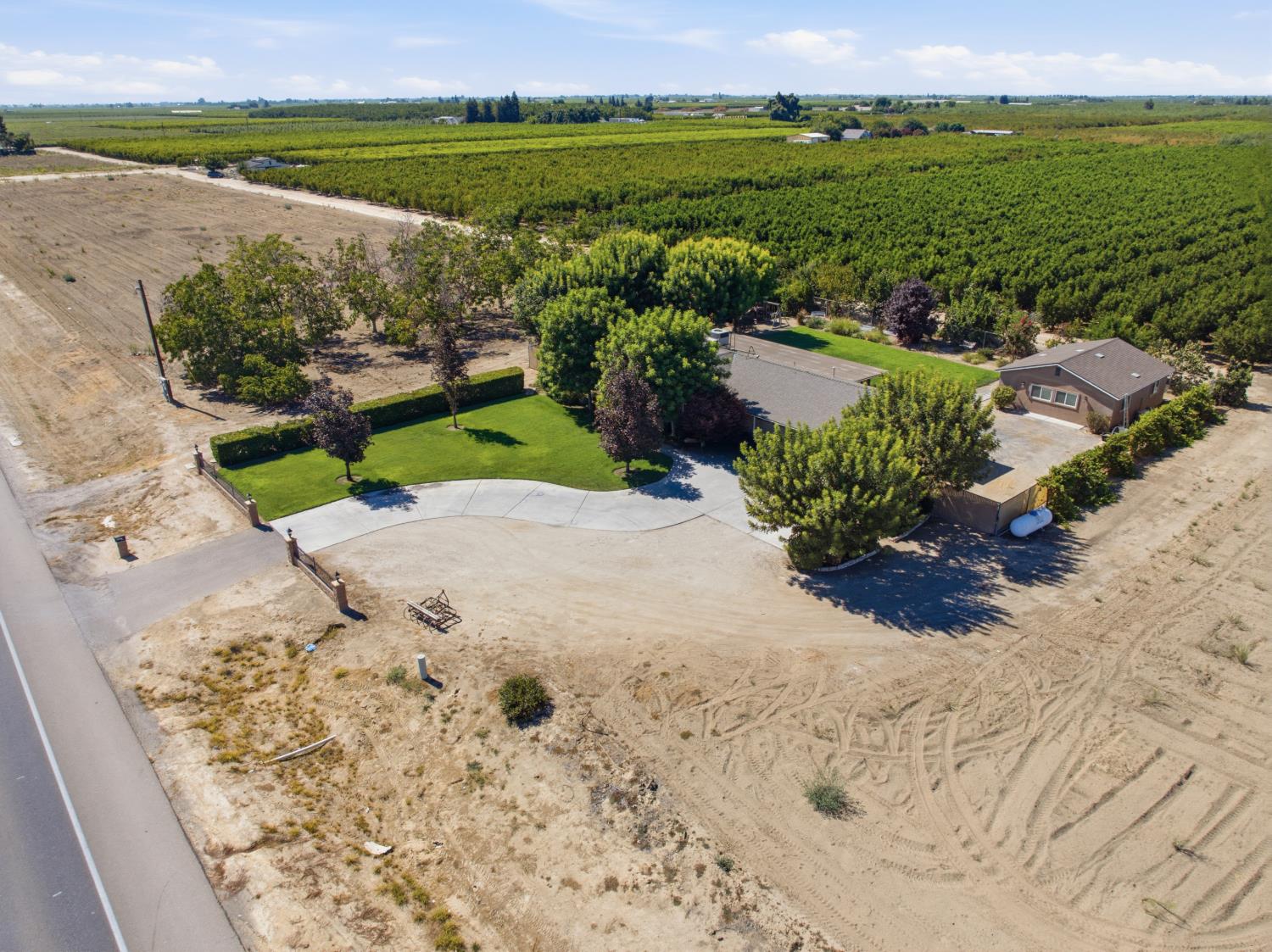 3448 Avenue 416, Reedley, CA 93654