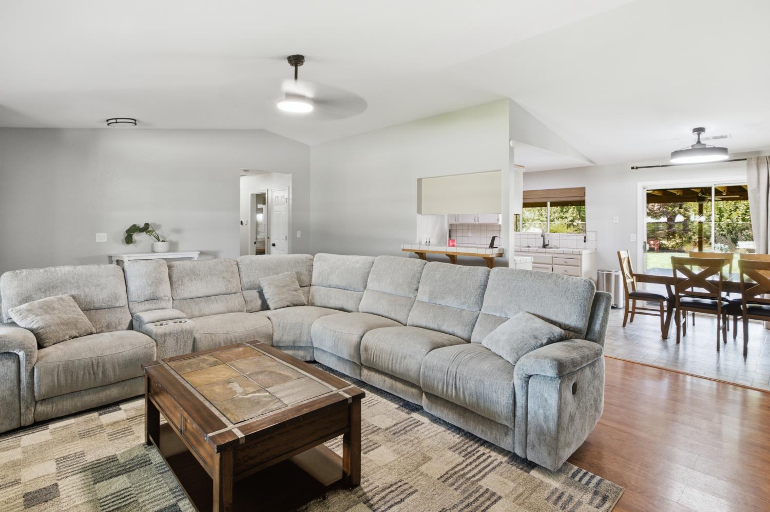 3448 Avenue 416, Reedley, CA 93654