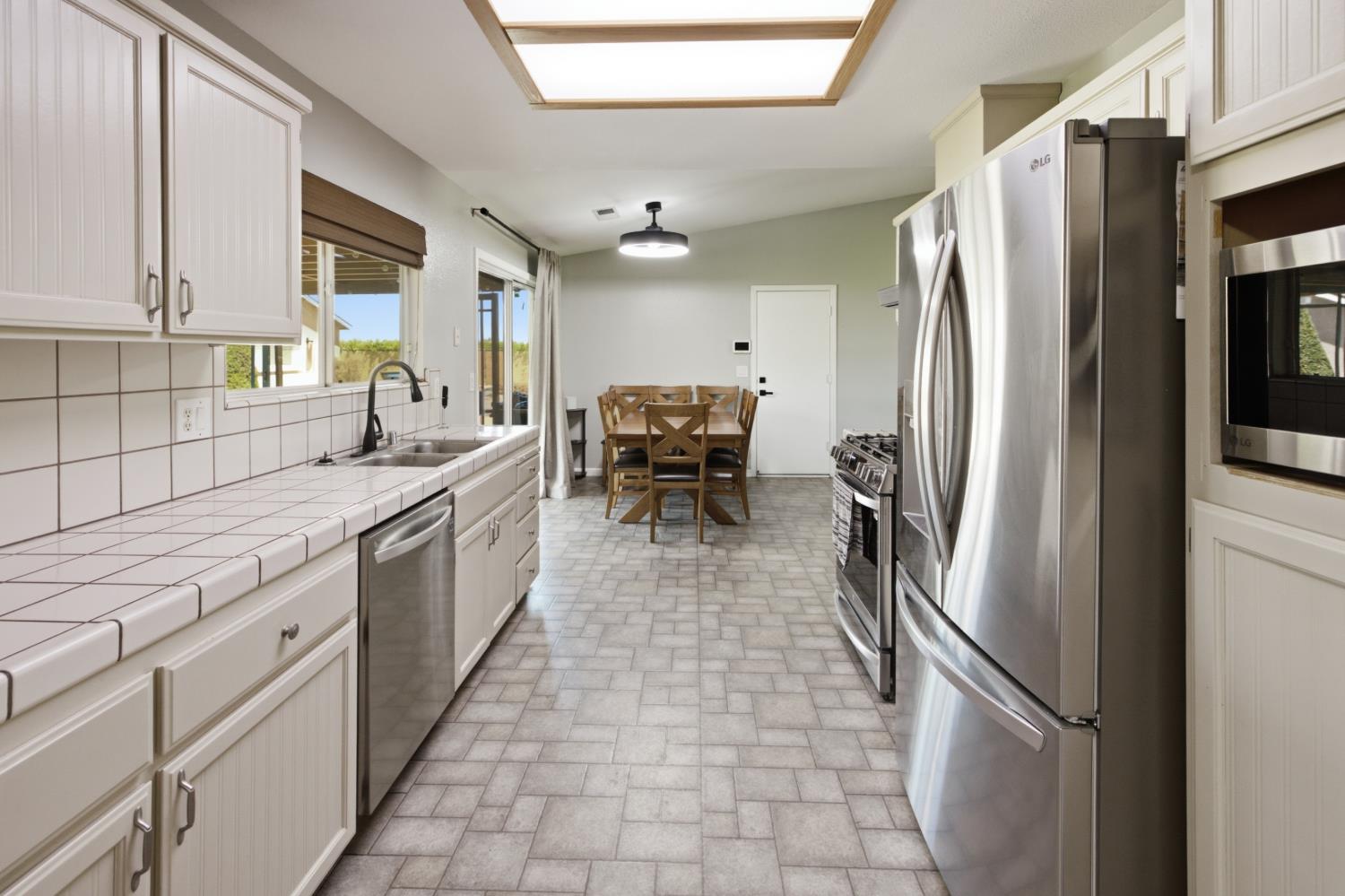 3448 Avenue 416, Reedley, CA 93654