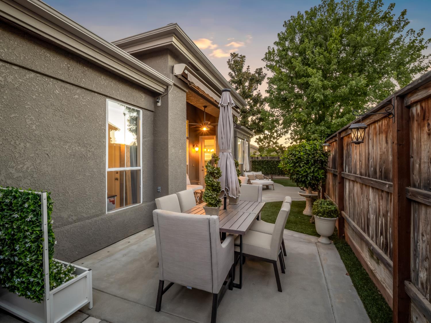 902 E Mill Creek Dr, Fresno, CA 93720
