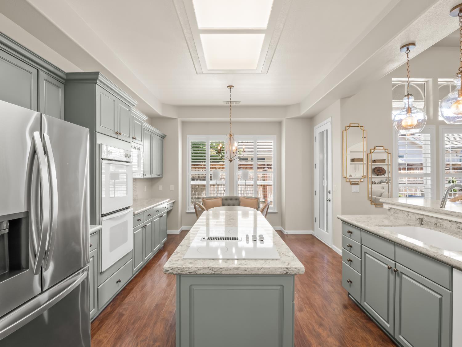 902 E Mill Creek Dr, Fresno, CA 93720
