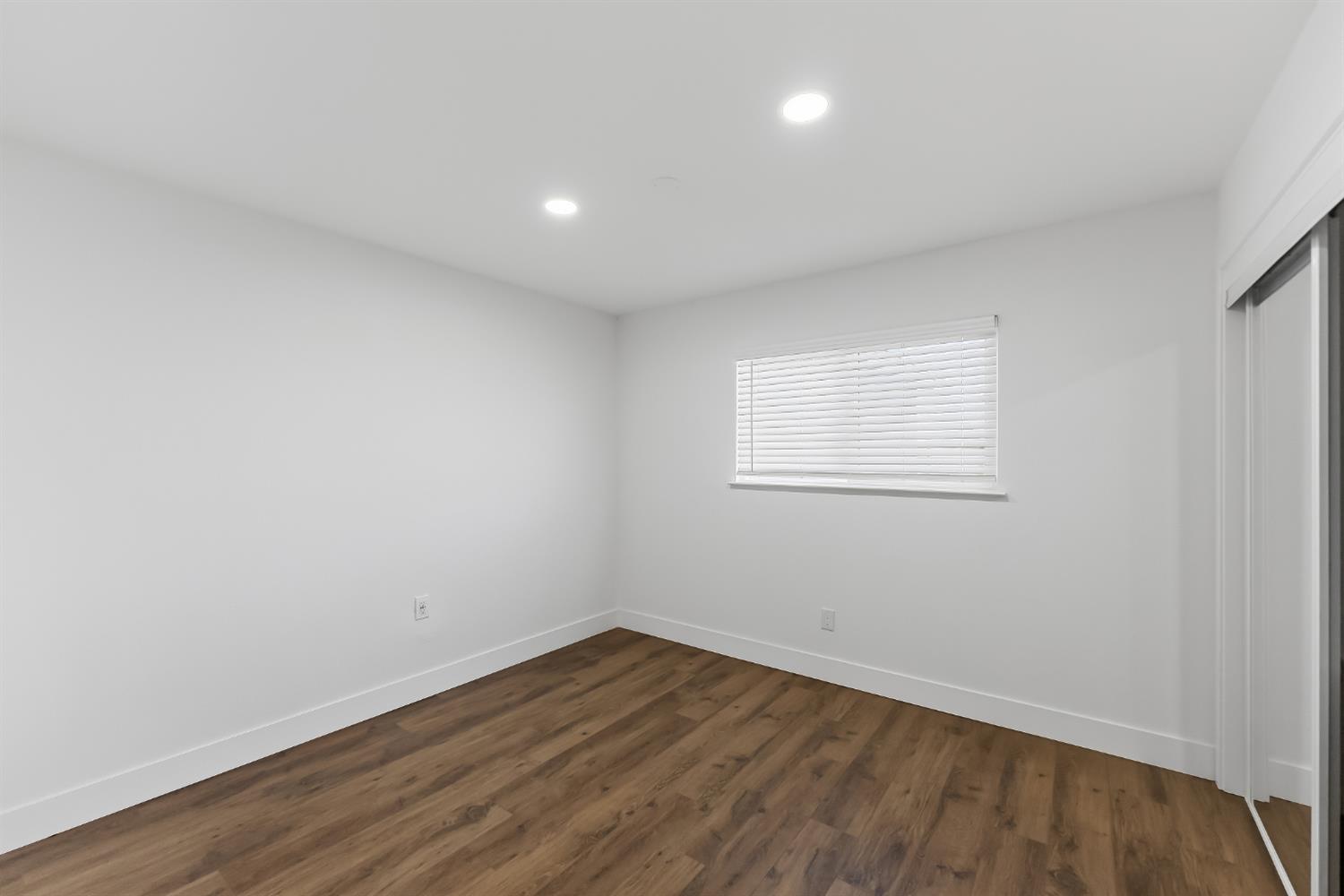 3042 W Mendes Dr, Riverdale, CA 93656