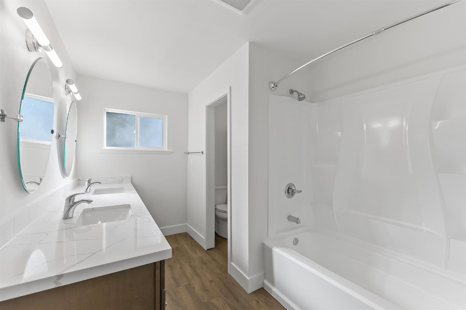 3042 W Mendes Dr, Riverdale, CA 93656