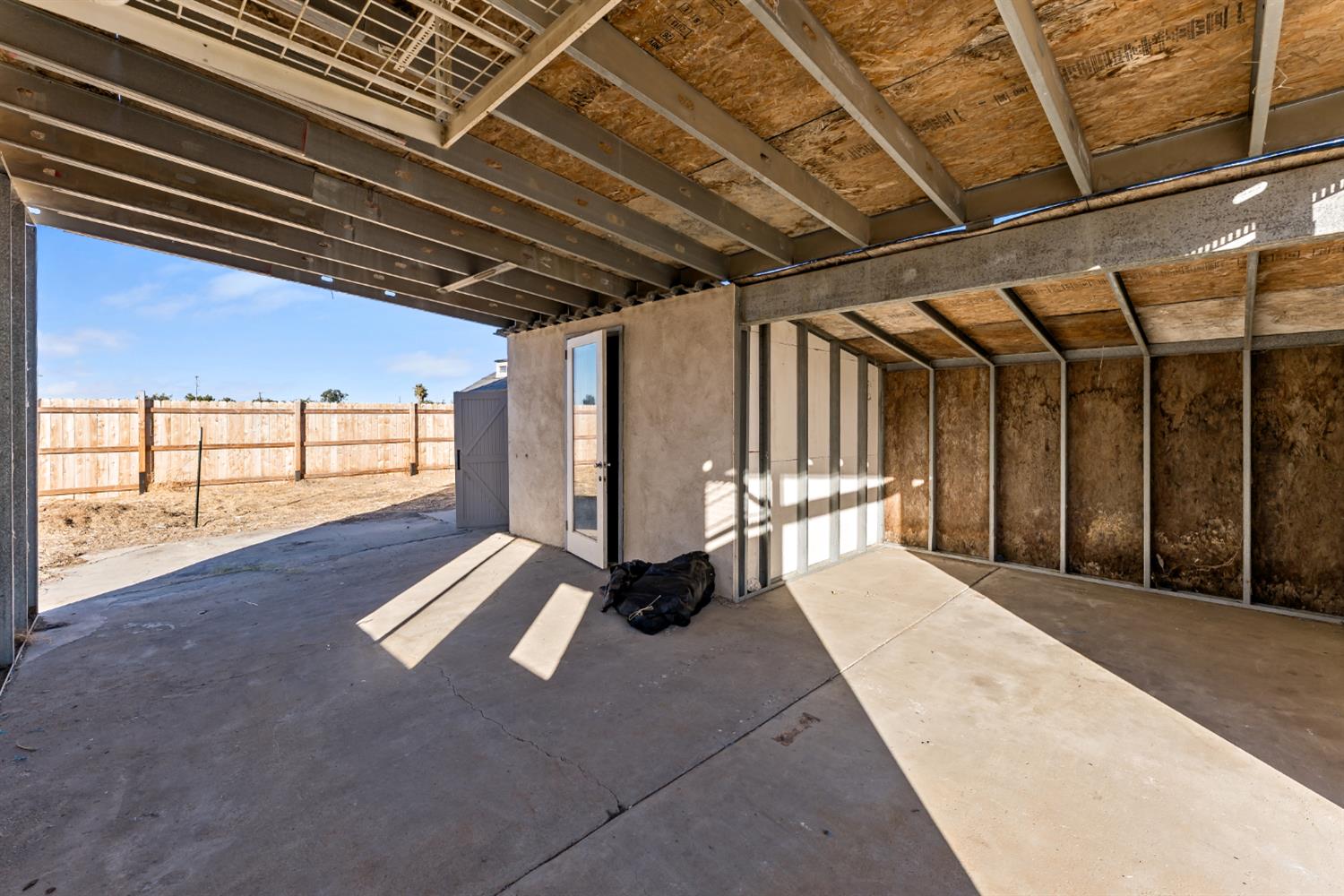 3042 W Mendes Dr, Riverdale, CA 93656
