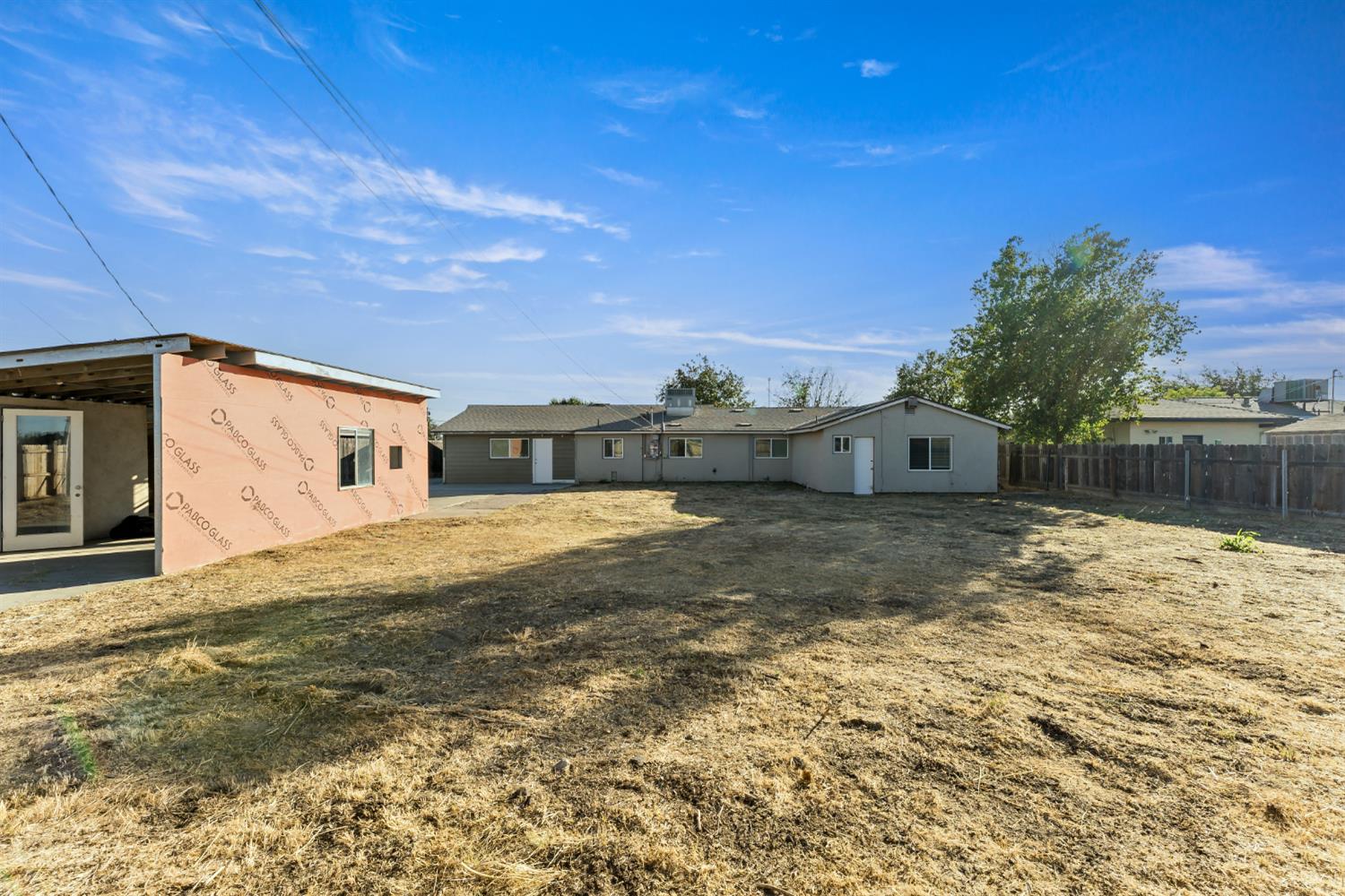 3042 W Mendes Dr, Riverdale, CA 93656