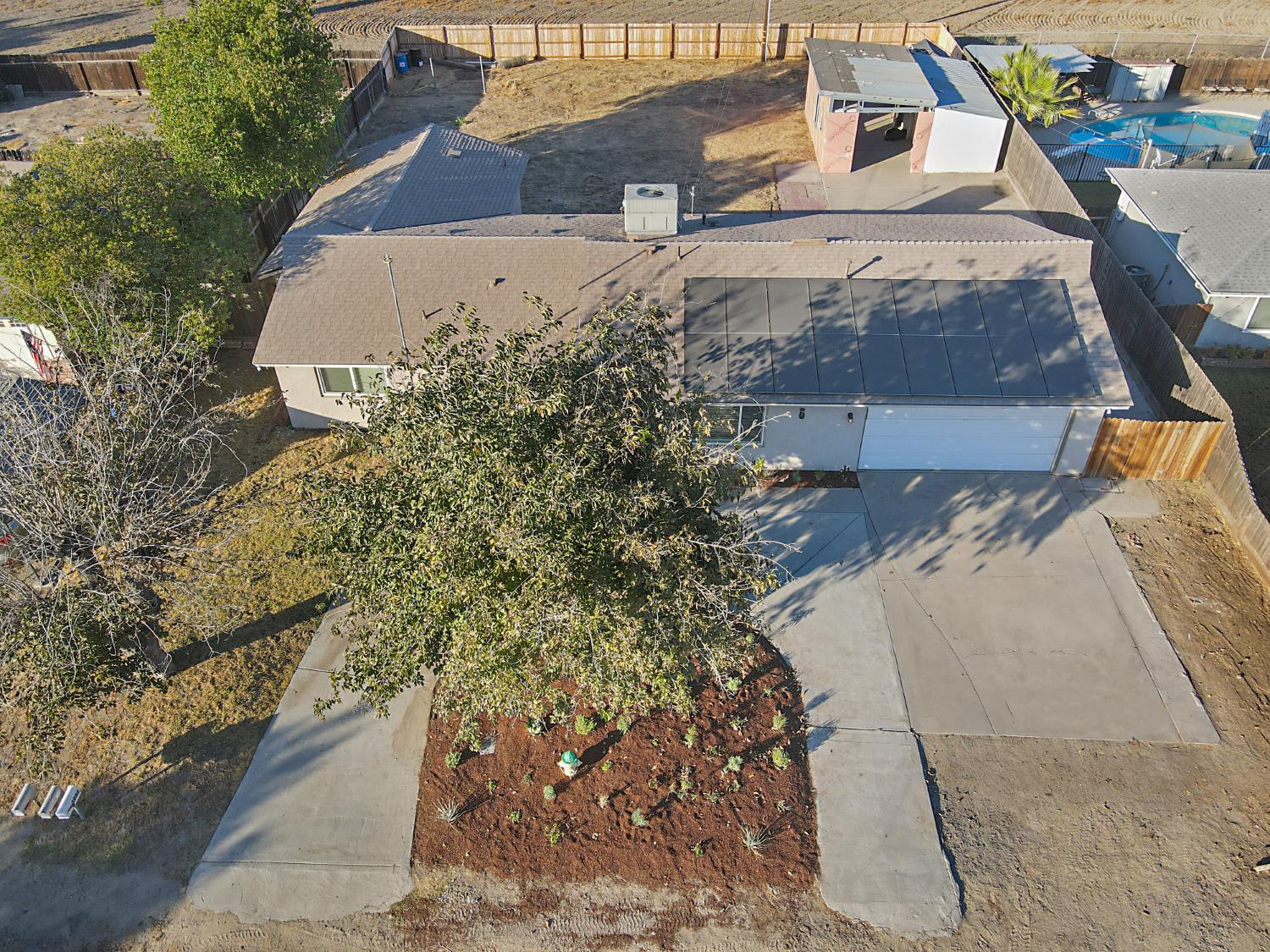 3042 W Mendes Dr, Riverdale, CA 93656