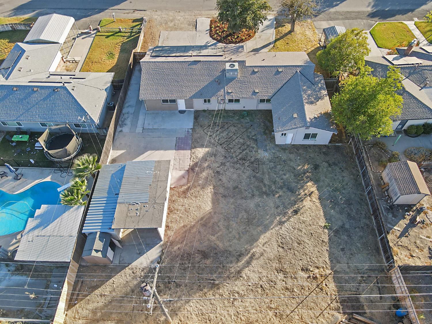 3042 W Mendes Dr, Riverdale, CA 93656