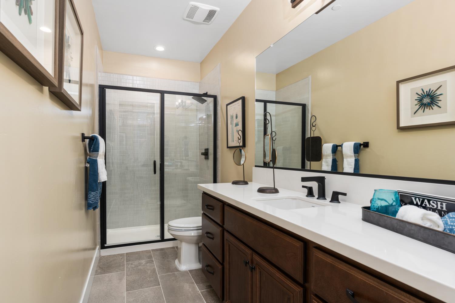 1691 Shirley, Clovis, CA 93619