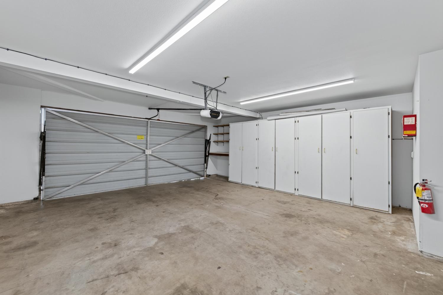 571 W Pat Dr, Clovis, CA 93612