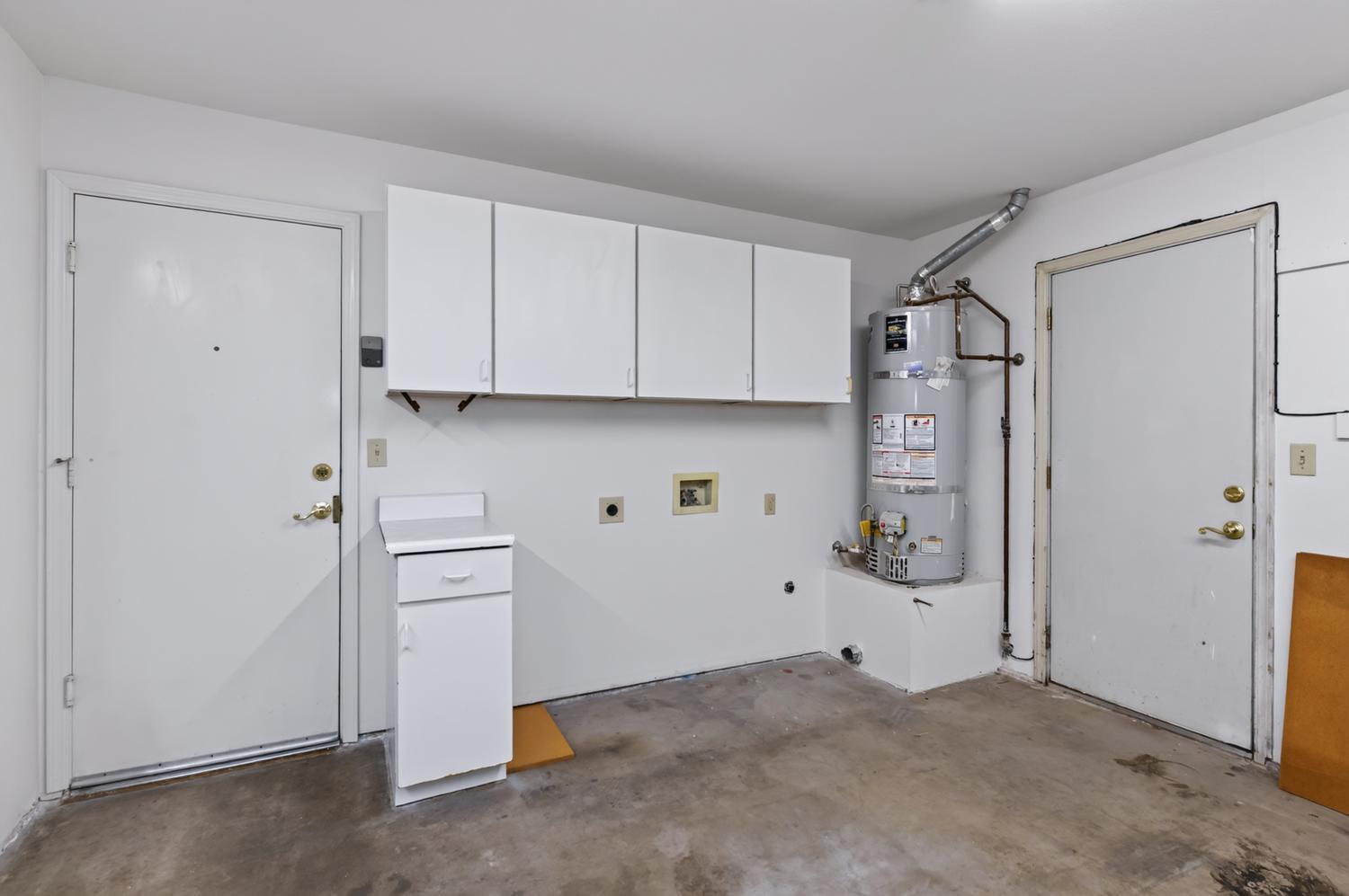 571 W Pat Dr, Clovis, CA 93612