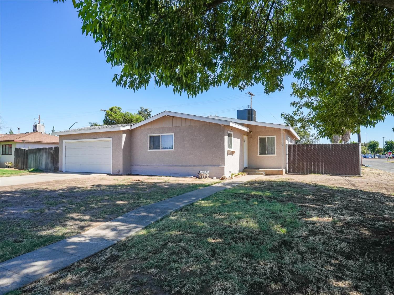 65 E Calimyrna Ave, Fresno, CA 93710