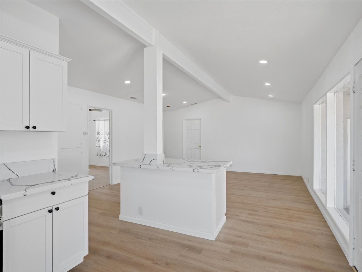 65 E Calimyrna Ave, Fresno, CA 93710