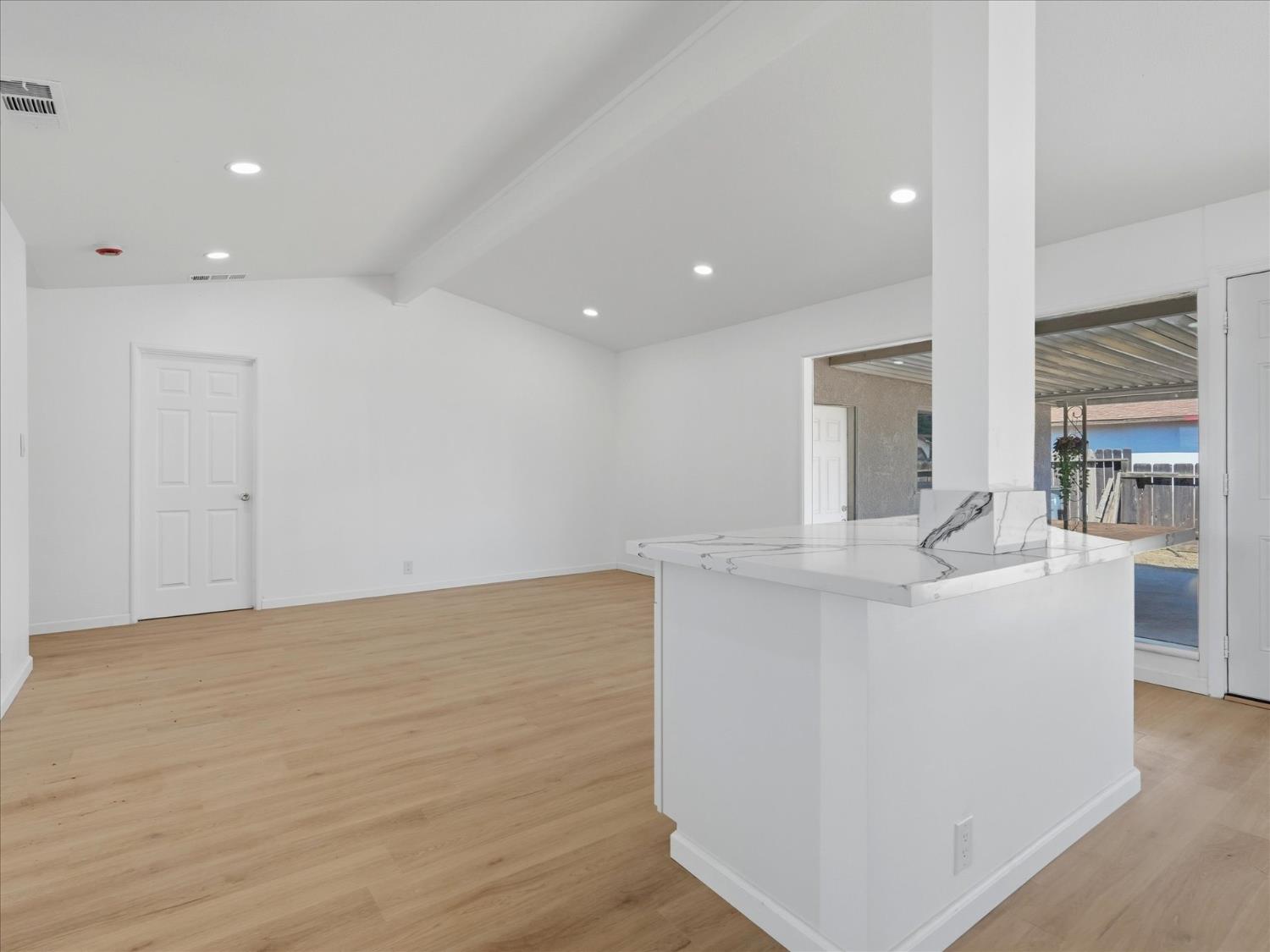 65 E Calimyrna Ave, Fresno, CA 93710