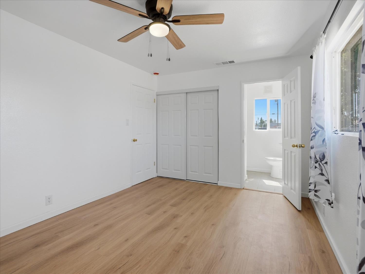 65 E Calimyrna Ave, Fresno, CA 93710