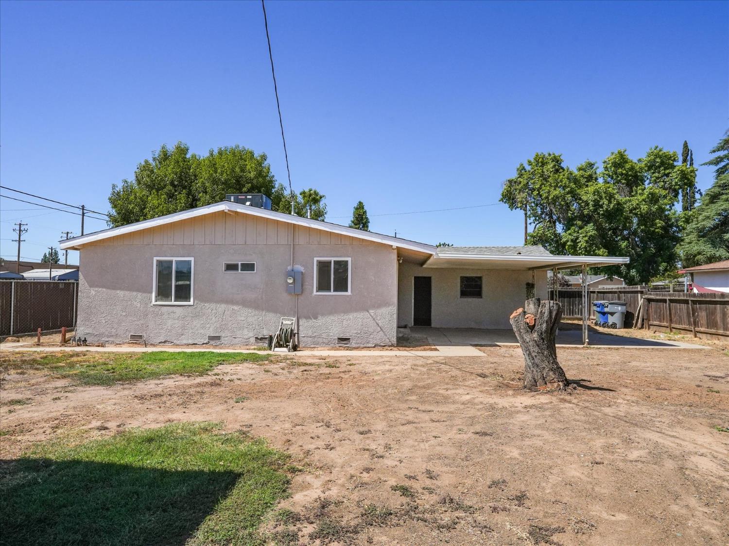 65 E Calimyrna Ave, Fresno, CA 93710