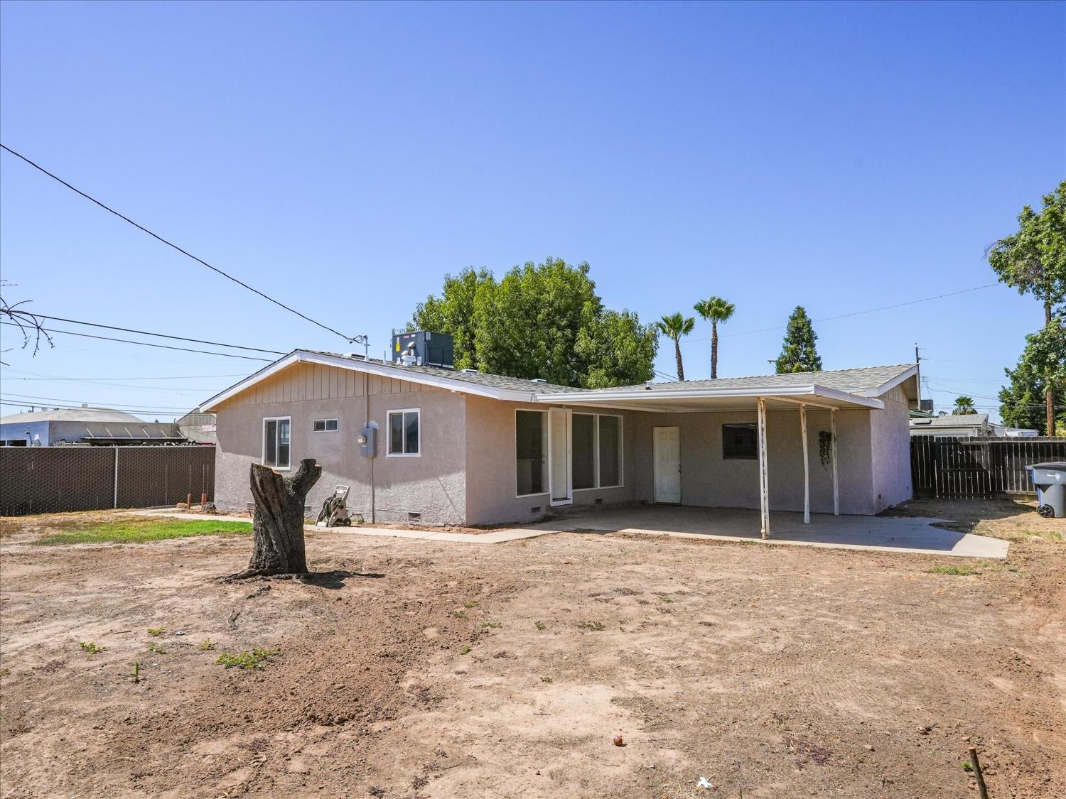 65 E Calimyrna Ave, Fresno, CA 93710