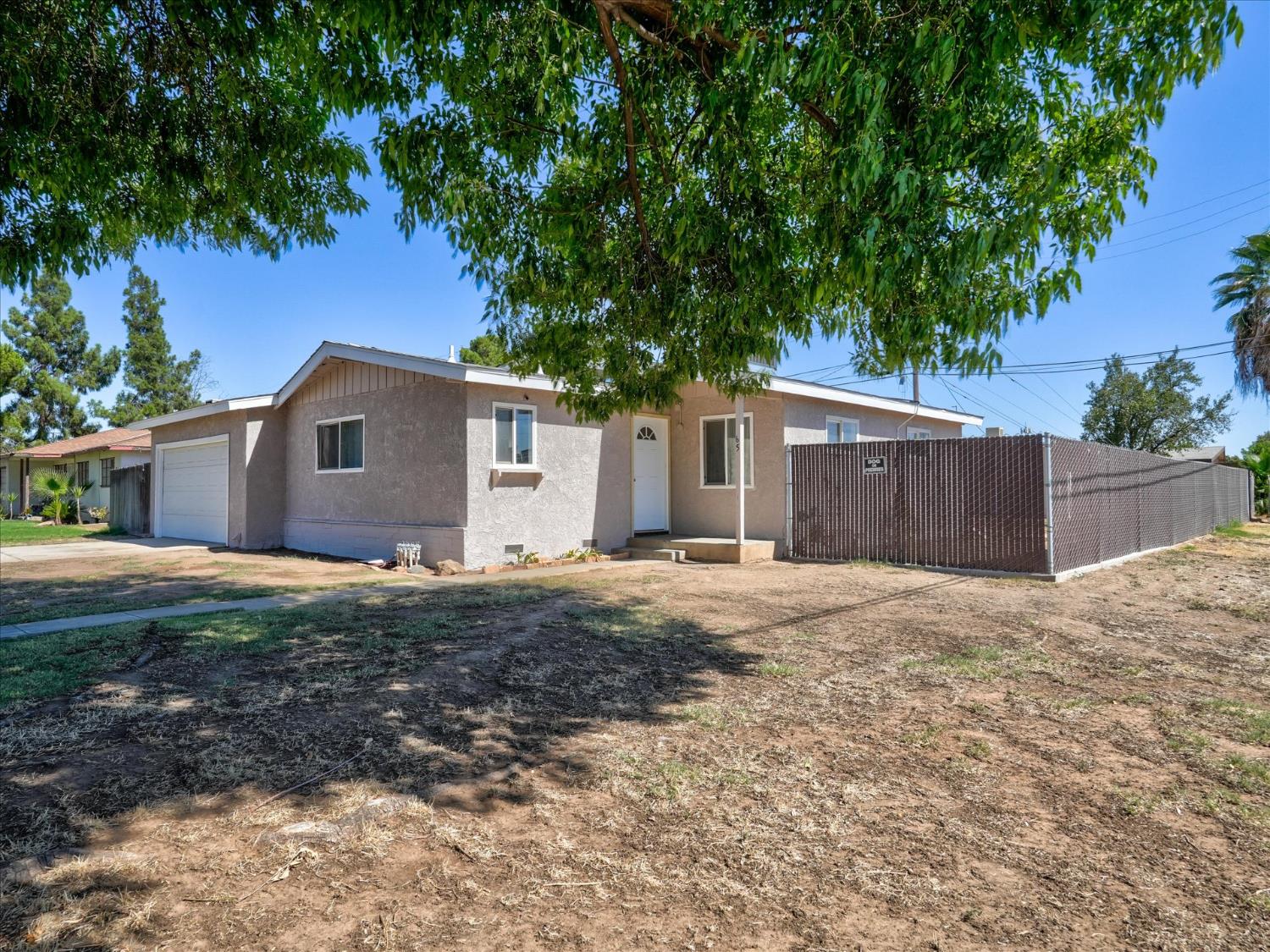 65 E Calimyrna Ave, Fresno, CA 93710
