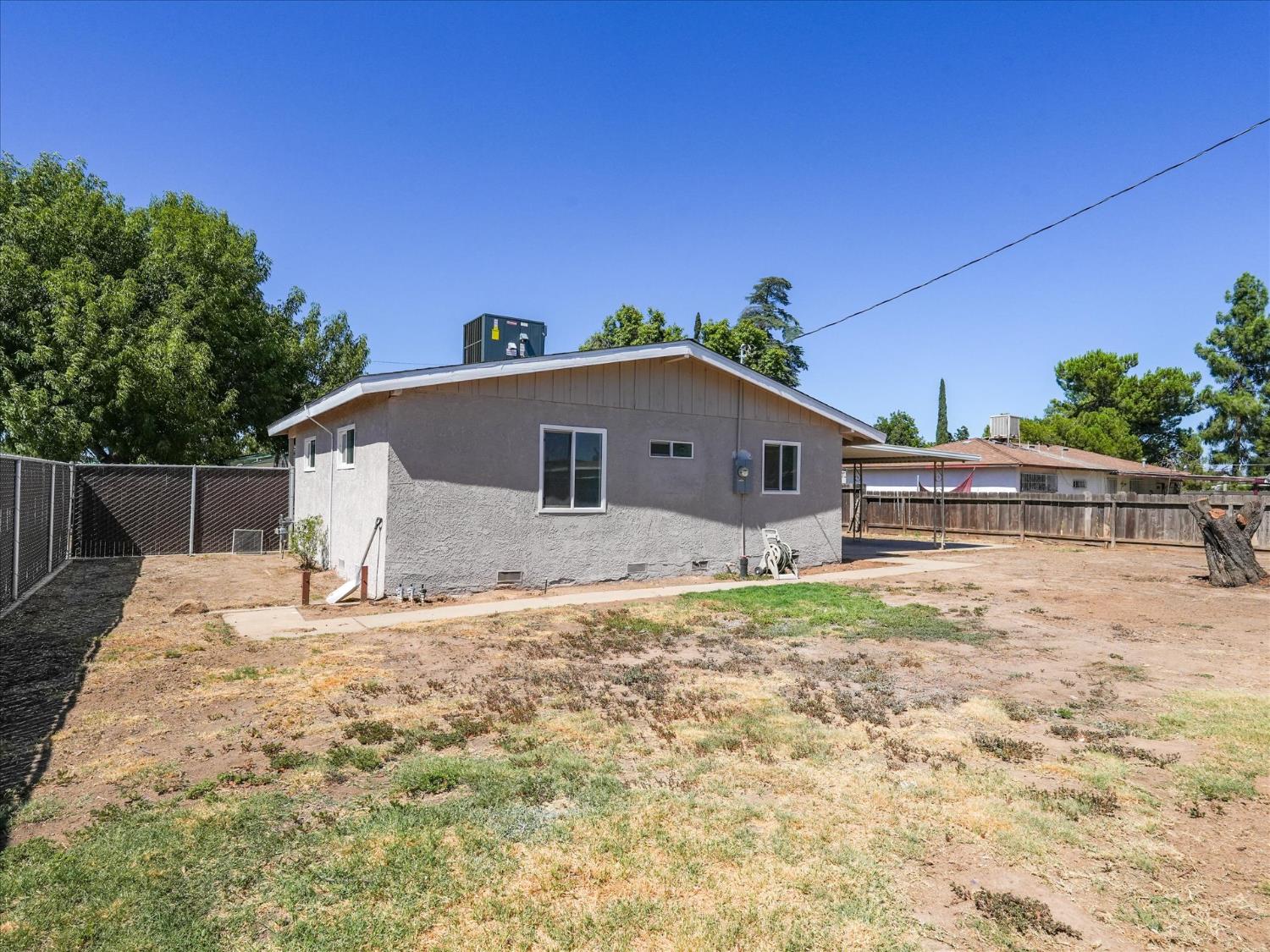 65 E Calimyrna Ave, Fresno, CA 93710