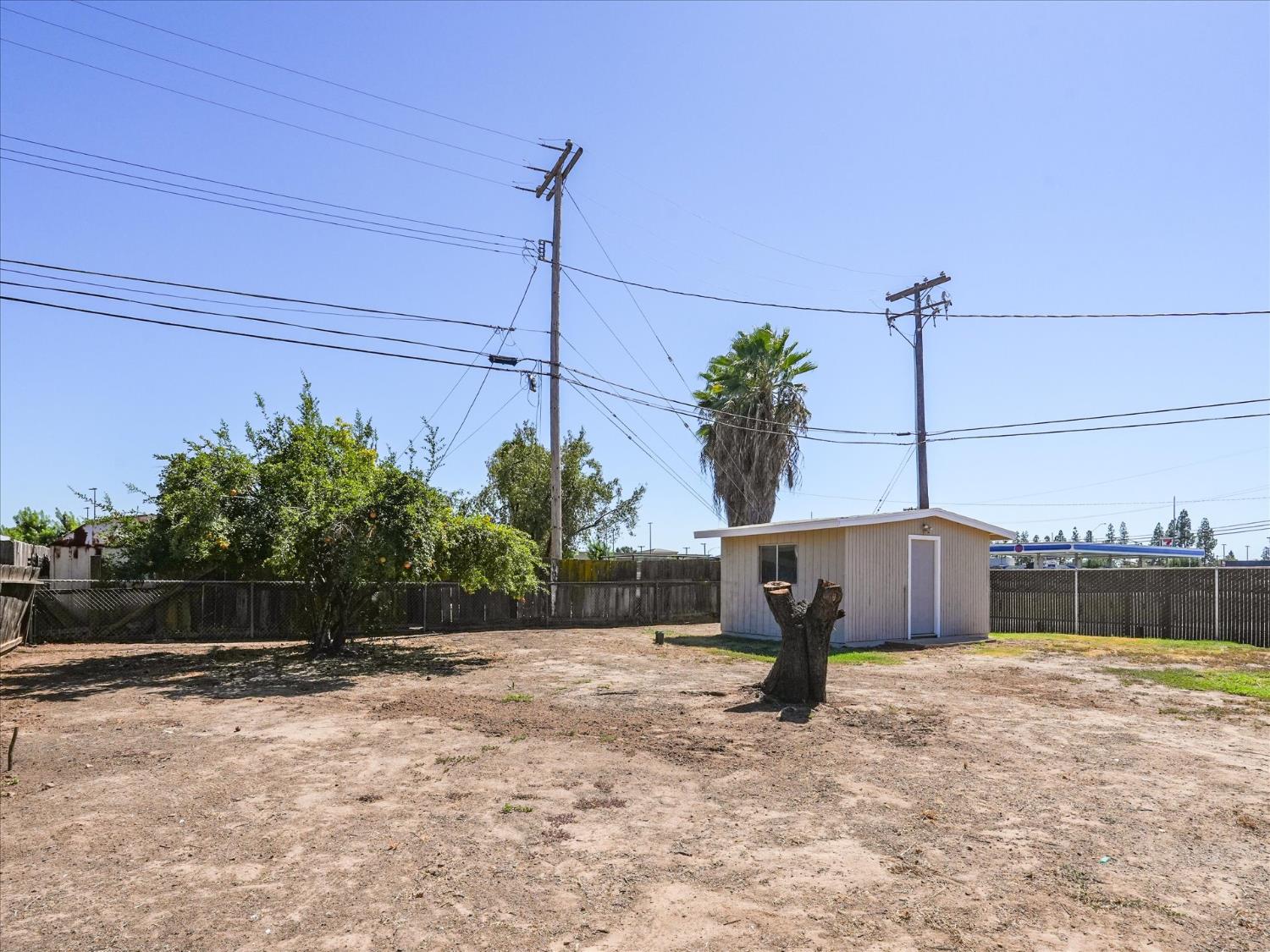 65 E Calimyrna Ave, Fresno, CA 93710