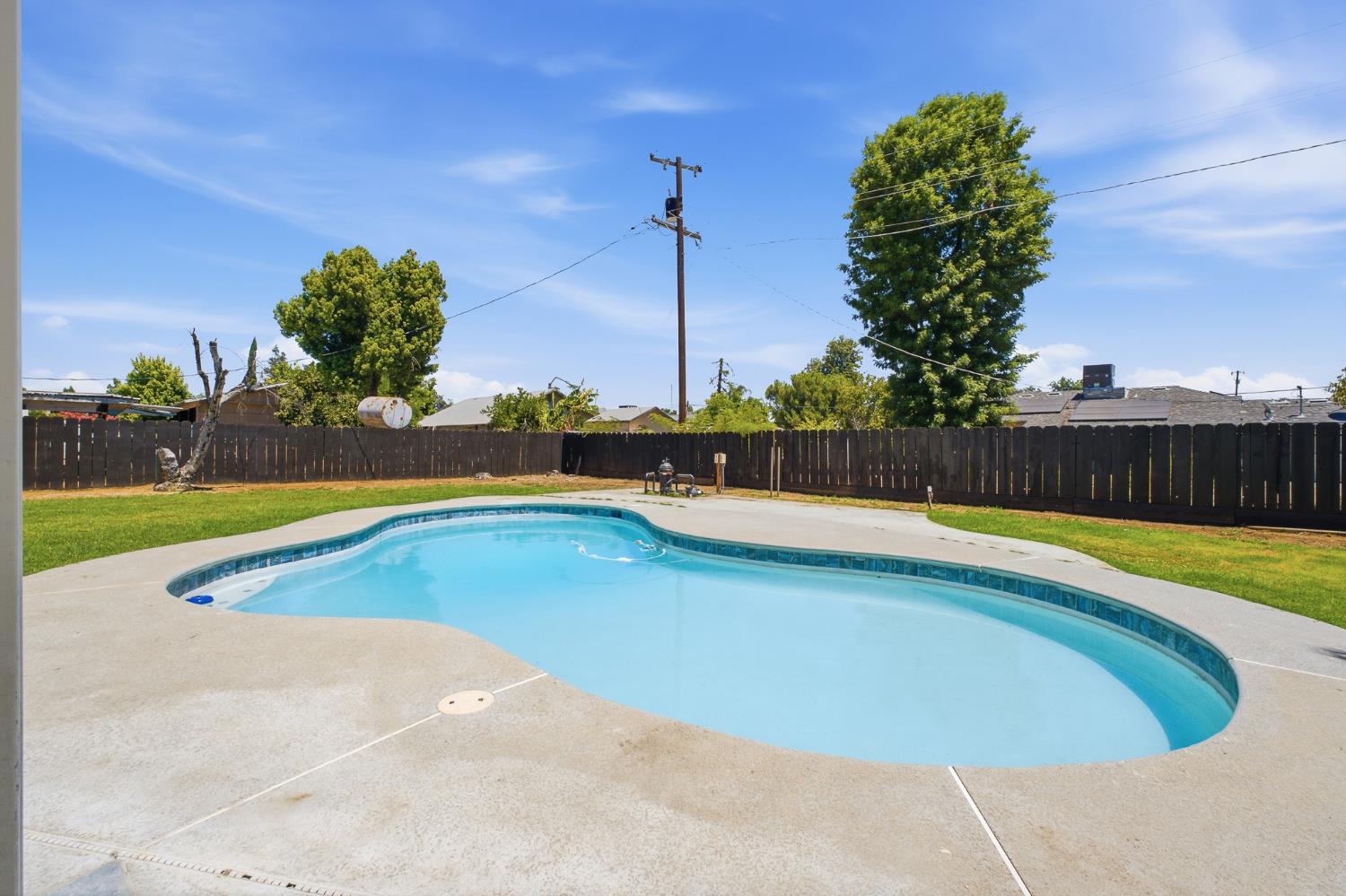 234 N Caesar Ave, Fresno, CA 93727