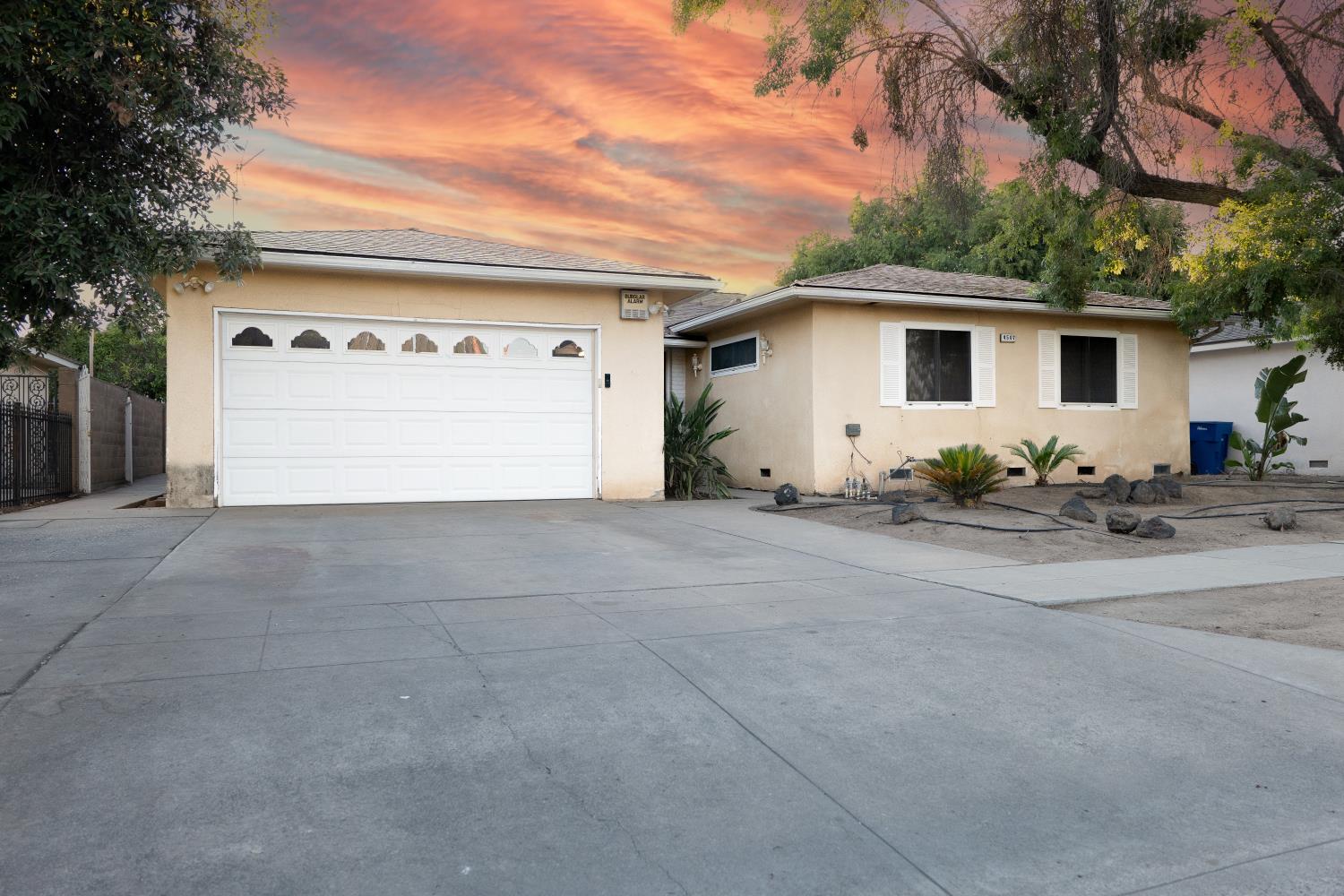 4507 N John Albert Ave, Fresno, CA 93726