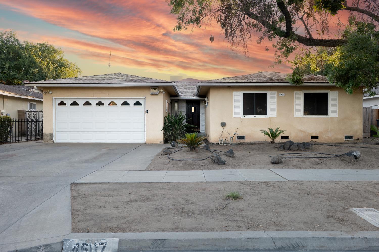 4507 N John Albert Ave, Fresno, CA 93726