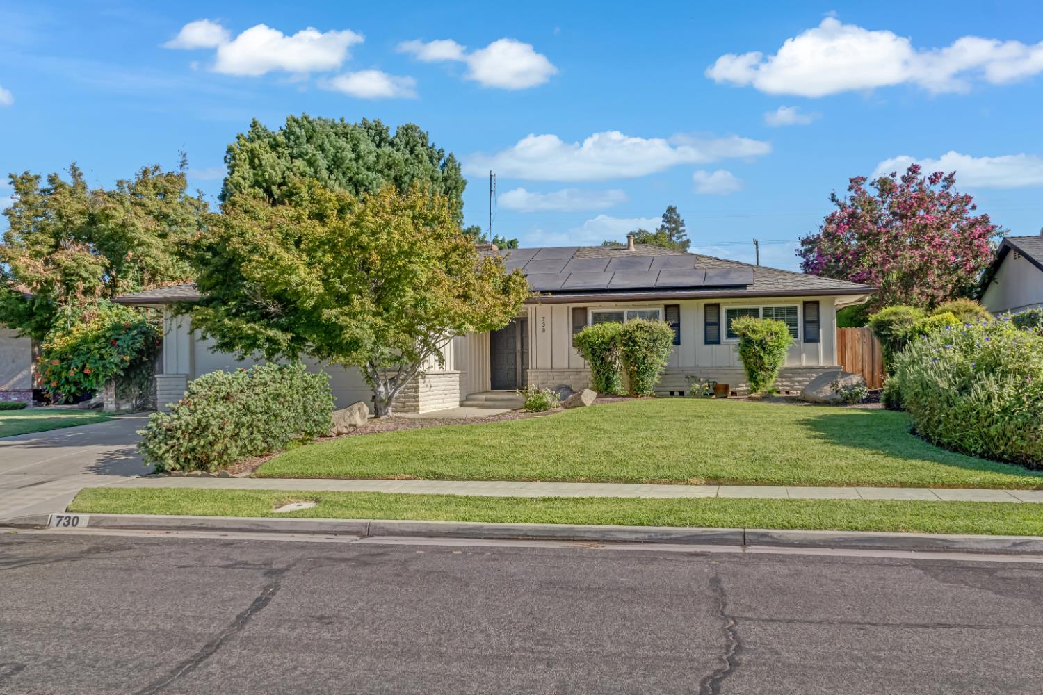 730 W Escalon Ave, Fresno, CA 93704