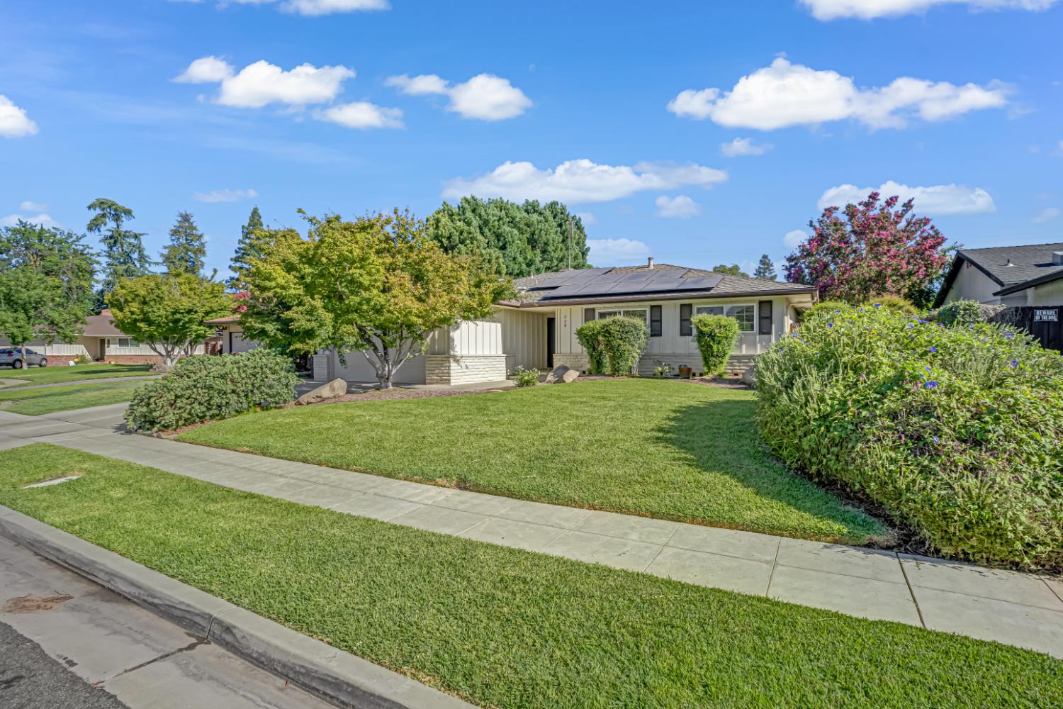 730 W Escalon Ave, Fresno, CA 93704