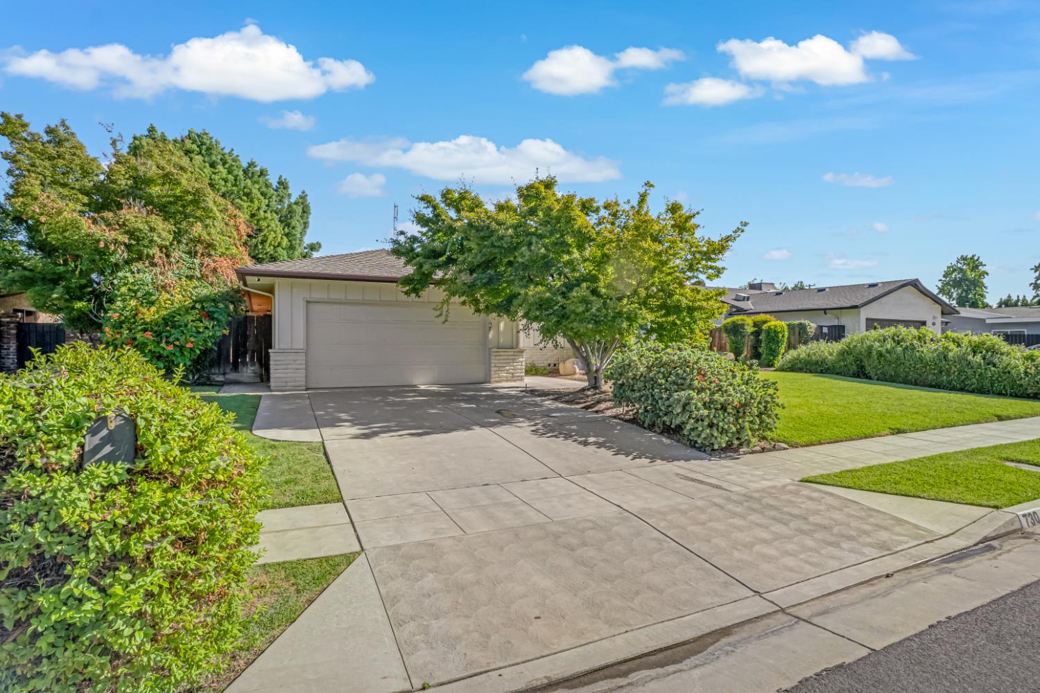 730 W Escalon Ave, Fresno, CA 93704