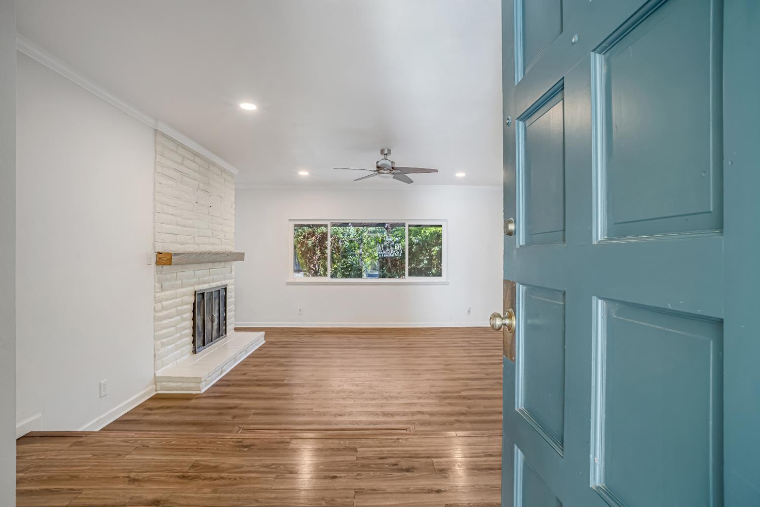730 W Escalon Ave, Fresno, CA 93704