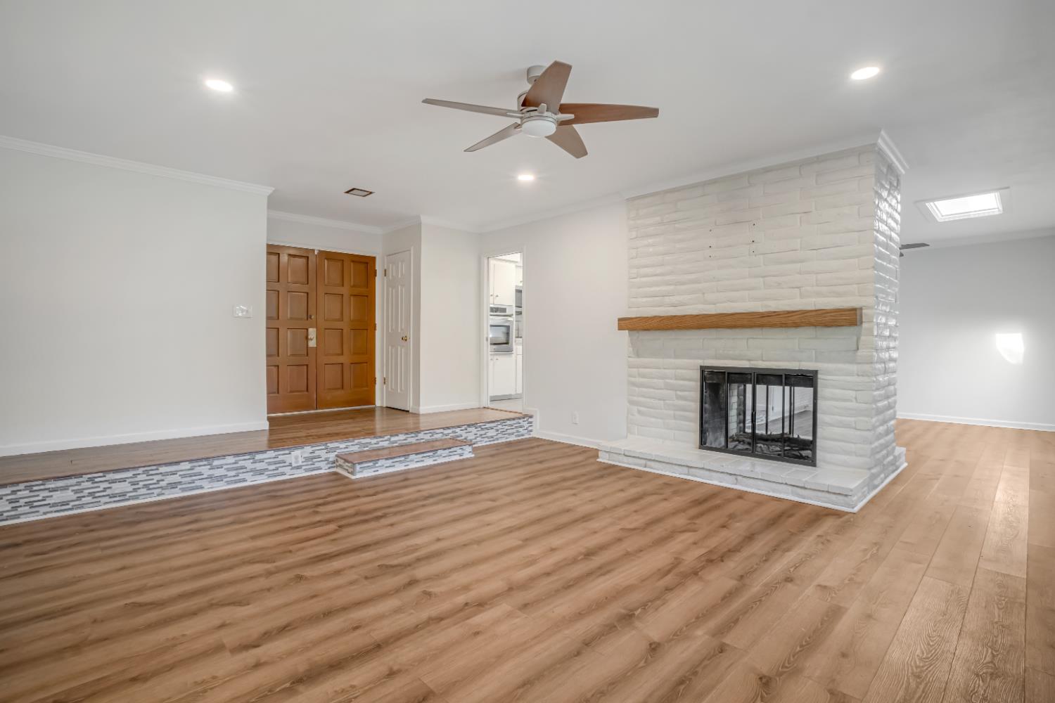730 W Escalon Ave, Fresno, CA 93704