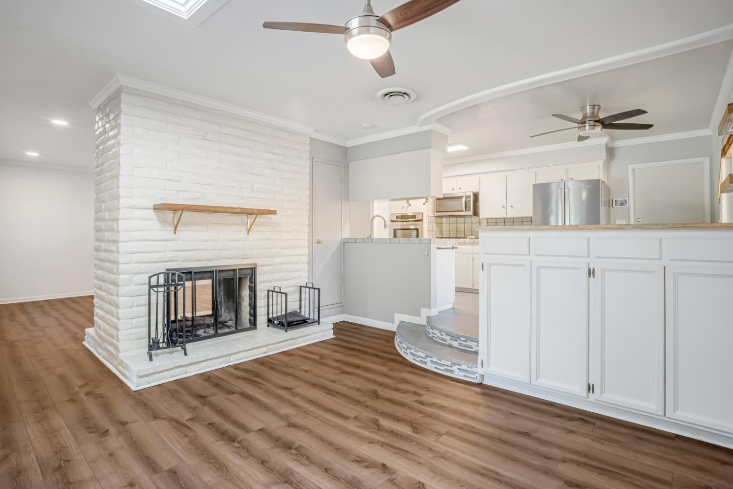 730 W Escalon Ave, Fresno, CA 93704