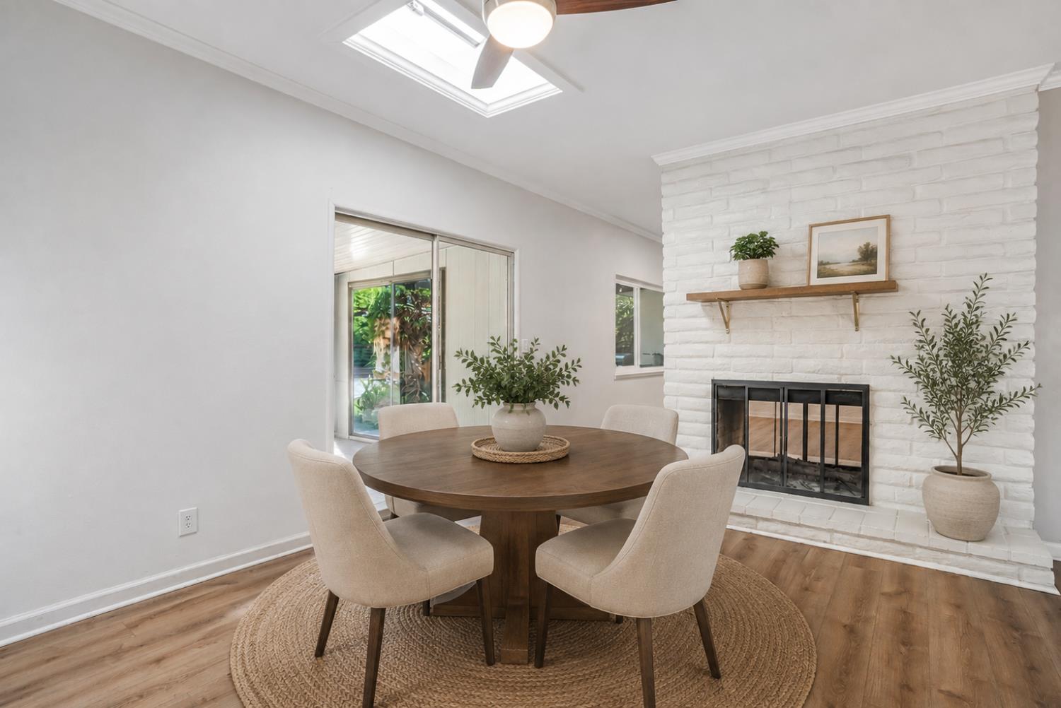 730 W Escalon Ave, Fresno, CA 93704