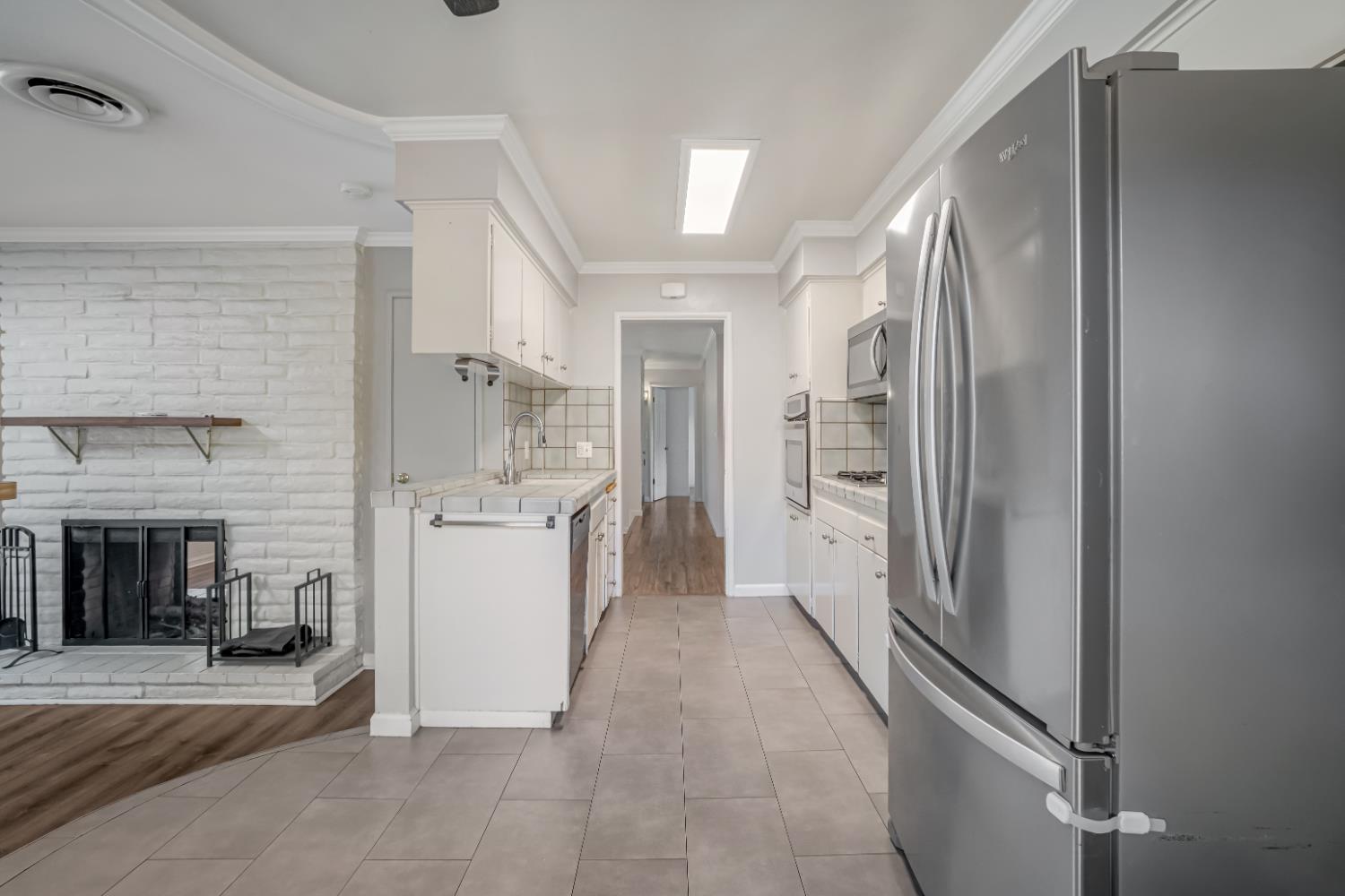 730 W Escalon Ave, Fresno, CA 93704