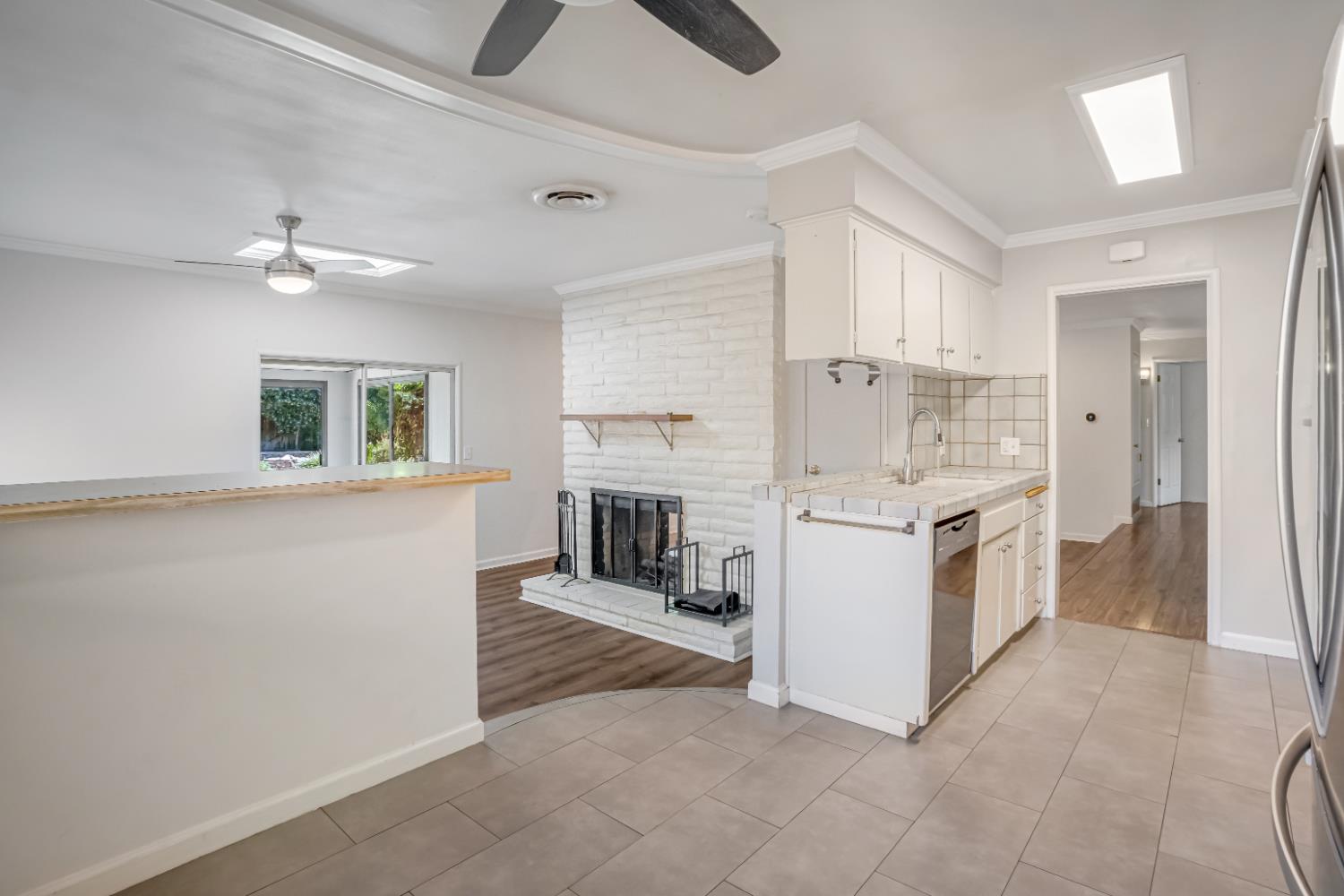 730 W Escalon Ave, Fresno, CA 93704